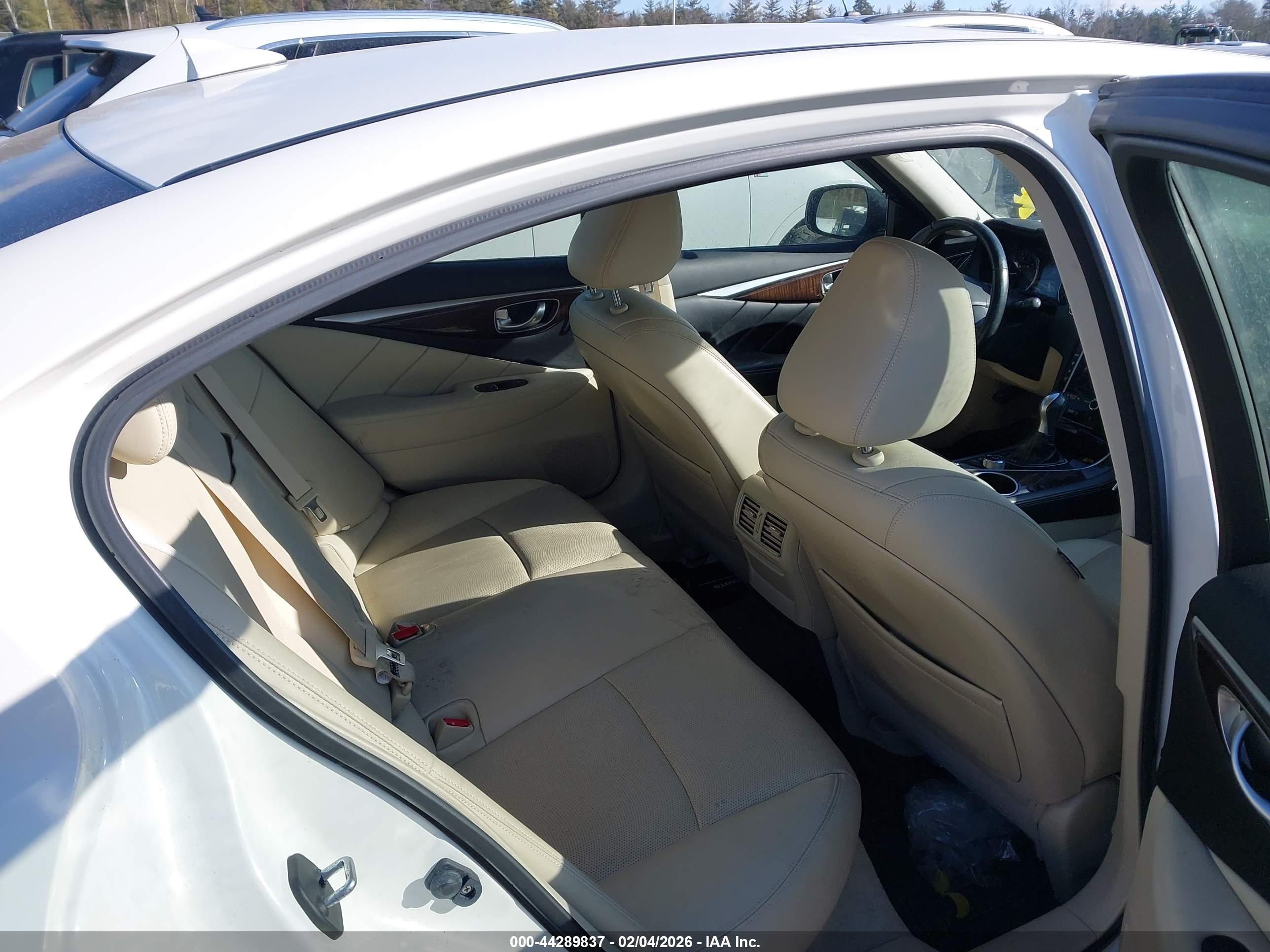 INFINITI Q50 image 8