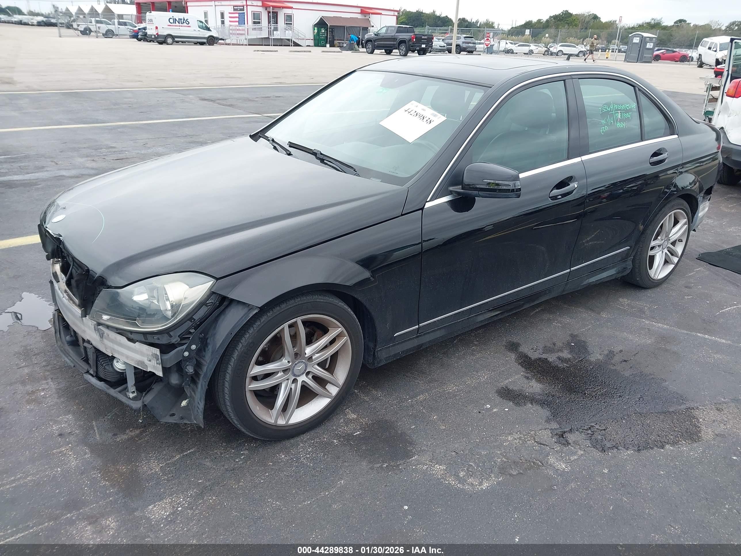 MERCEDES-BENZ C image 2