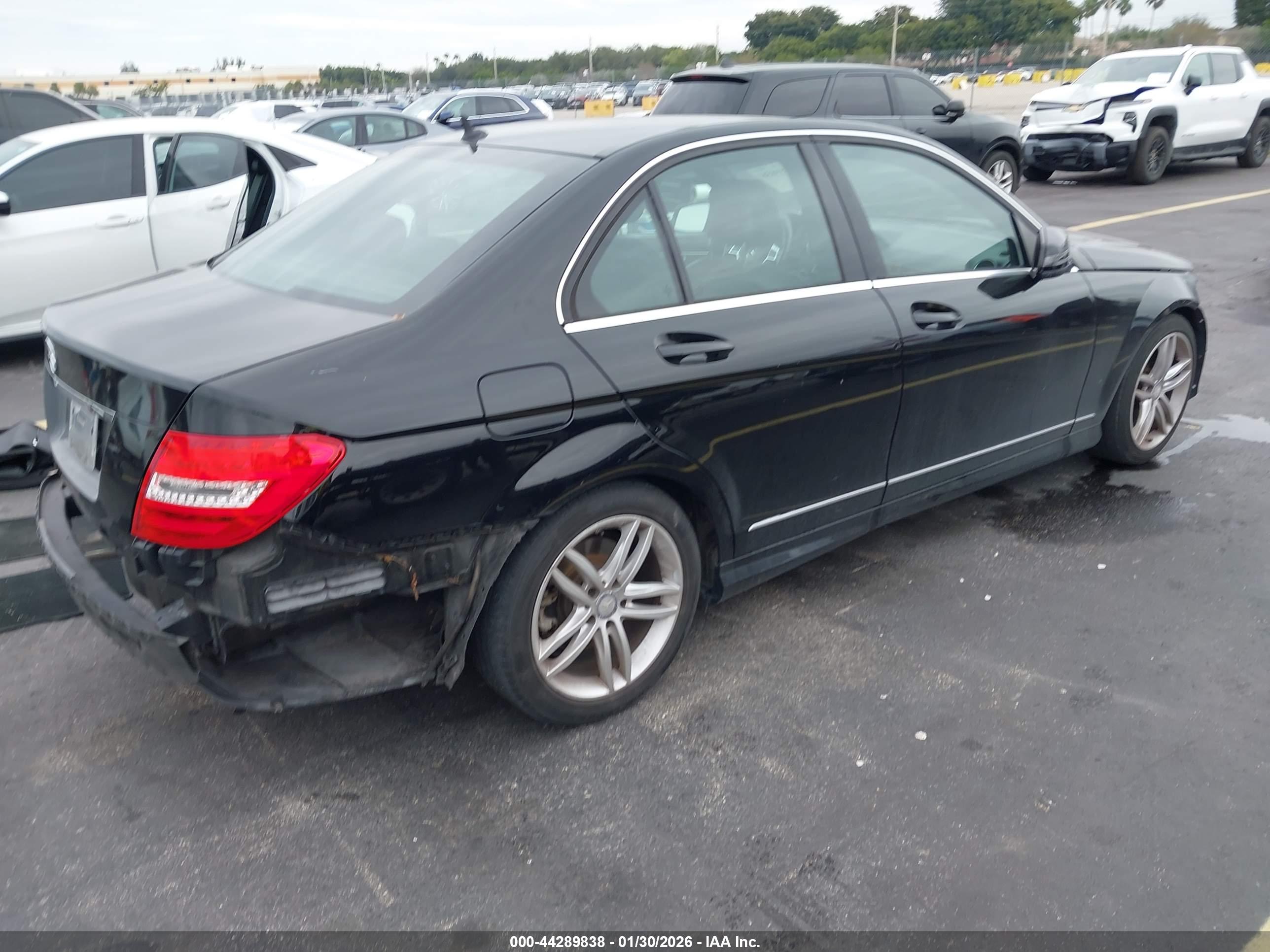 MERCEDES-BENZ C image 4