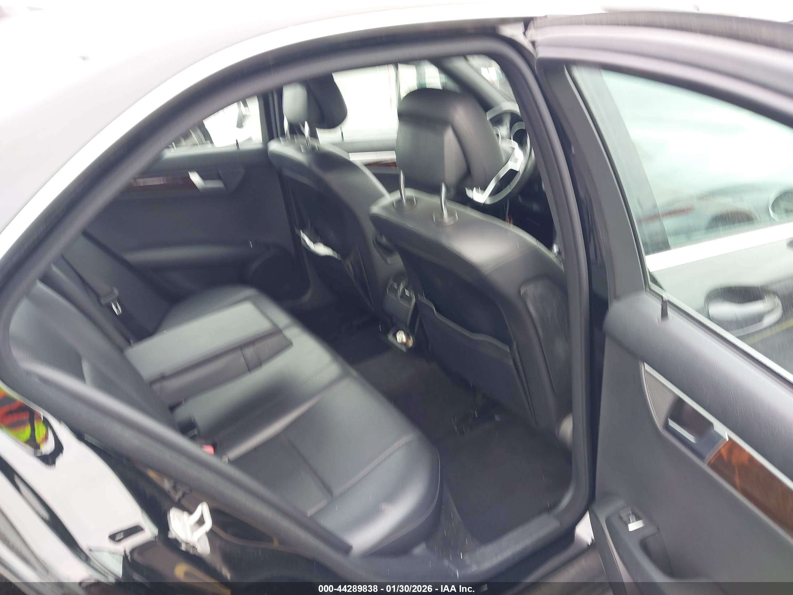MERCEDES-BENZ C image 8