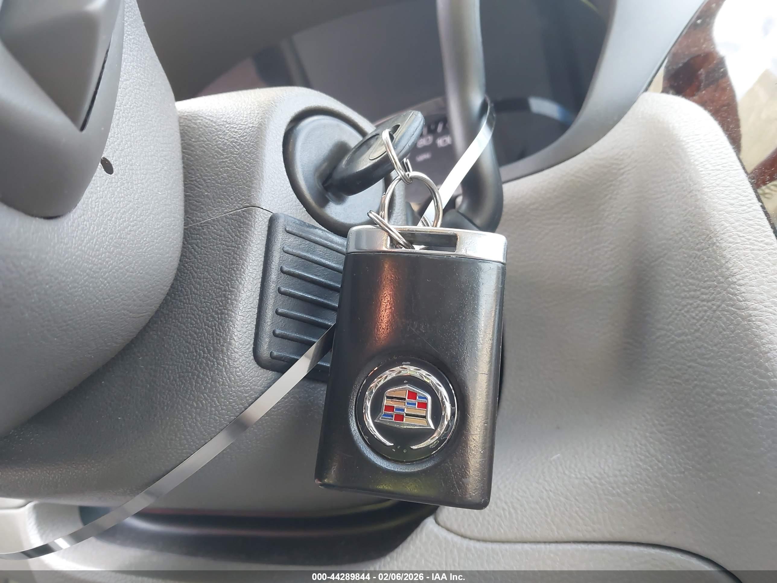 CADILLAC DTS image 11
