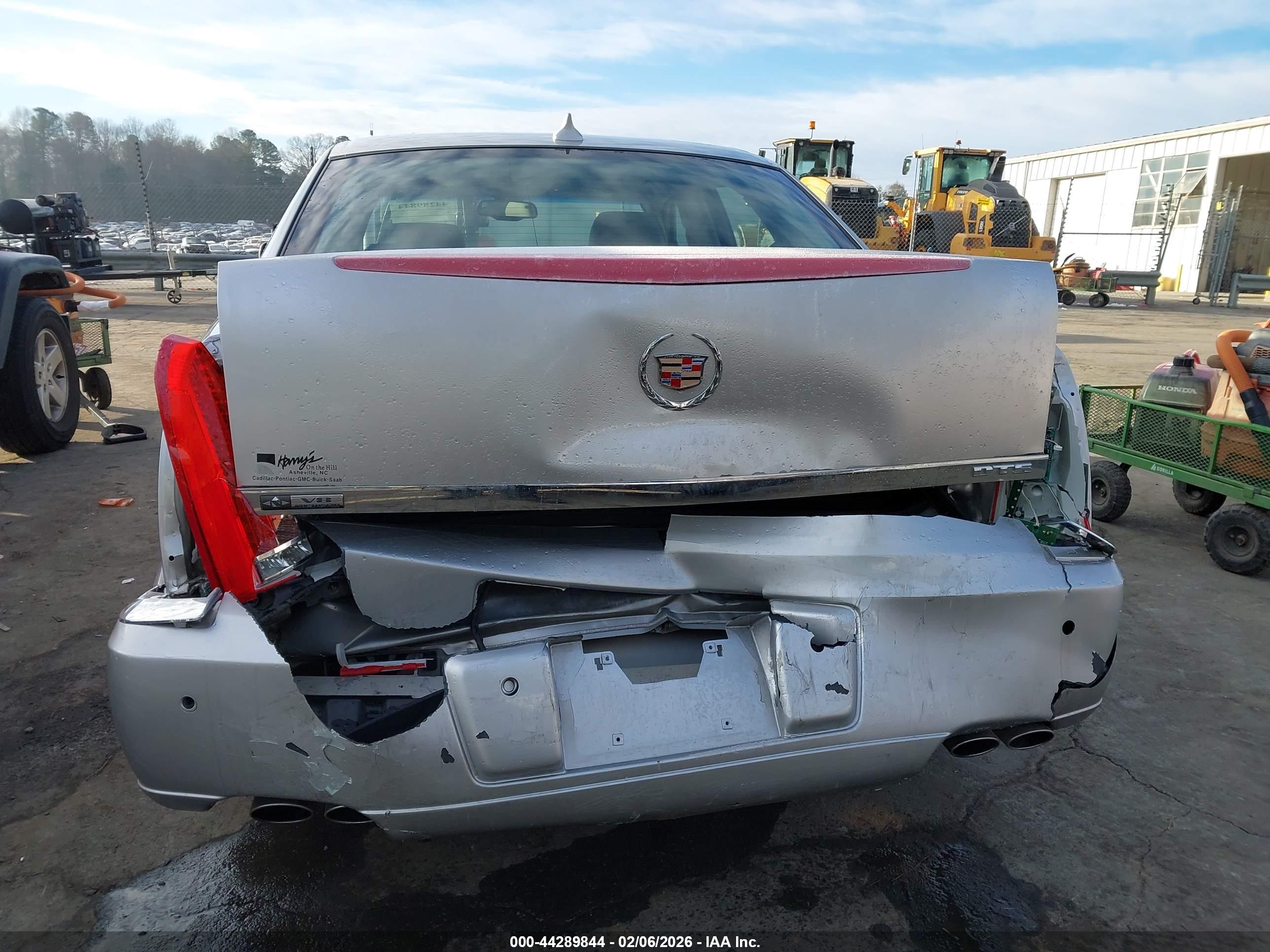 CADILLAC DTS image 6