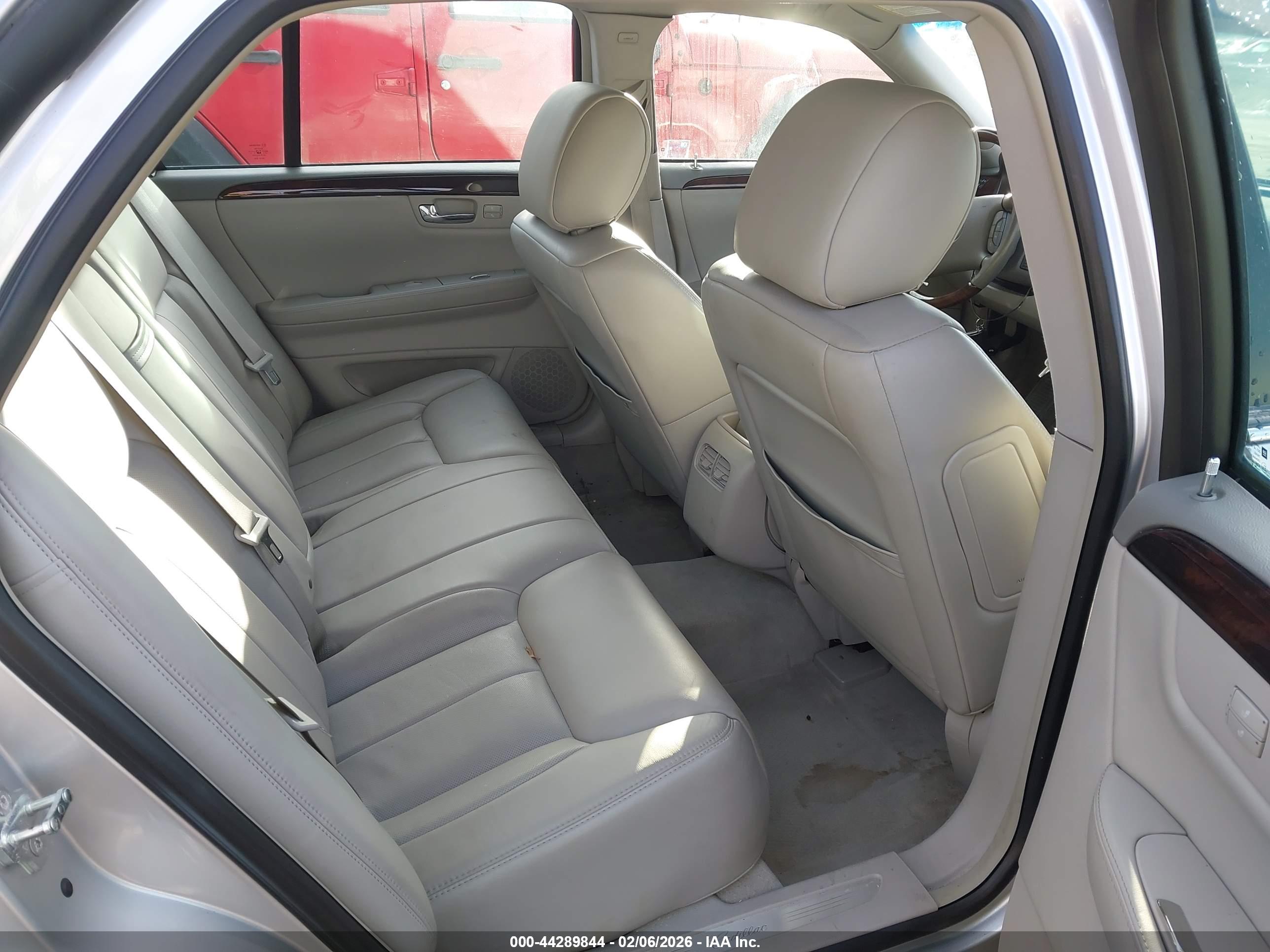 CADILLAC DTS image 8