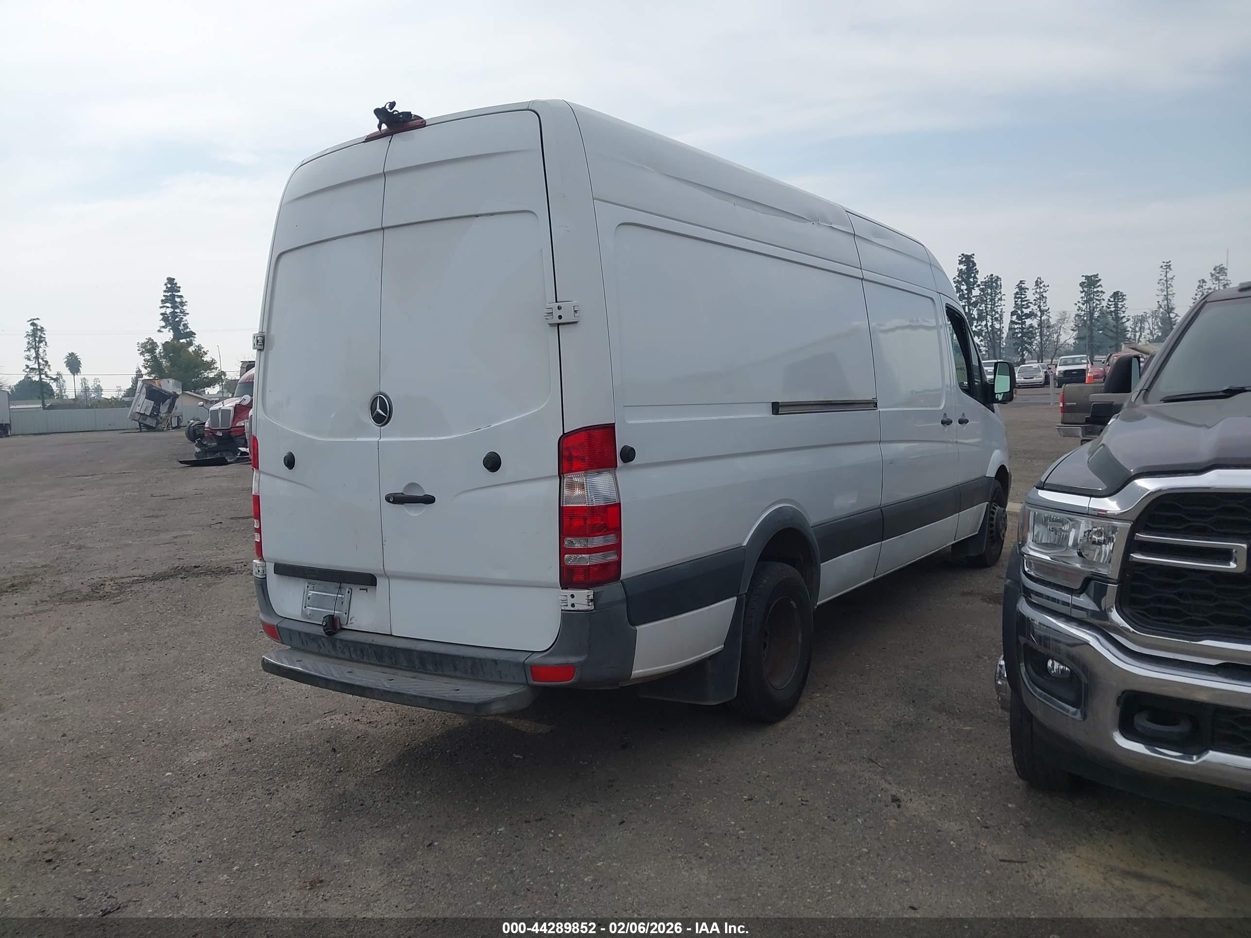 MERCEDES-BENZ SPRINTER image 4