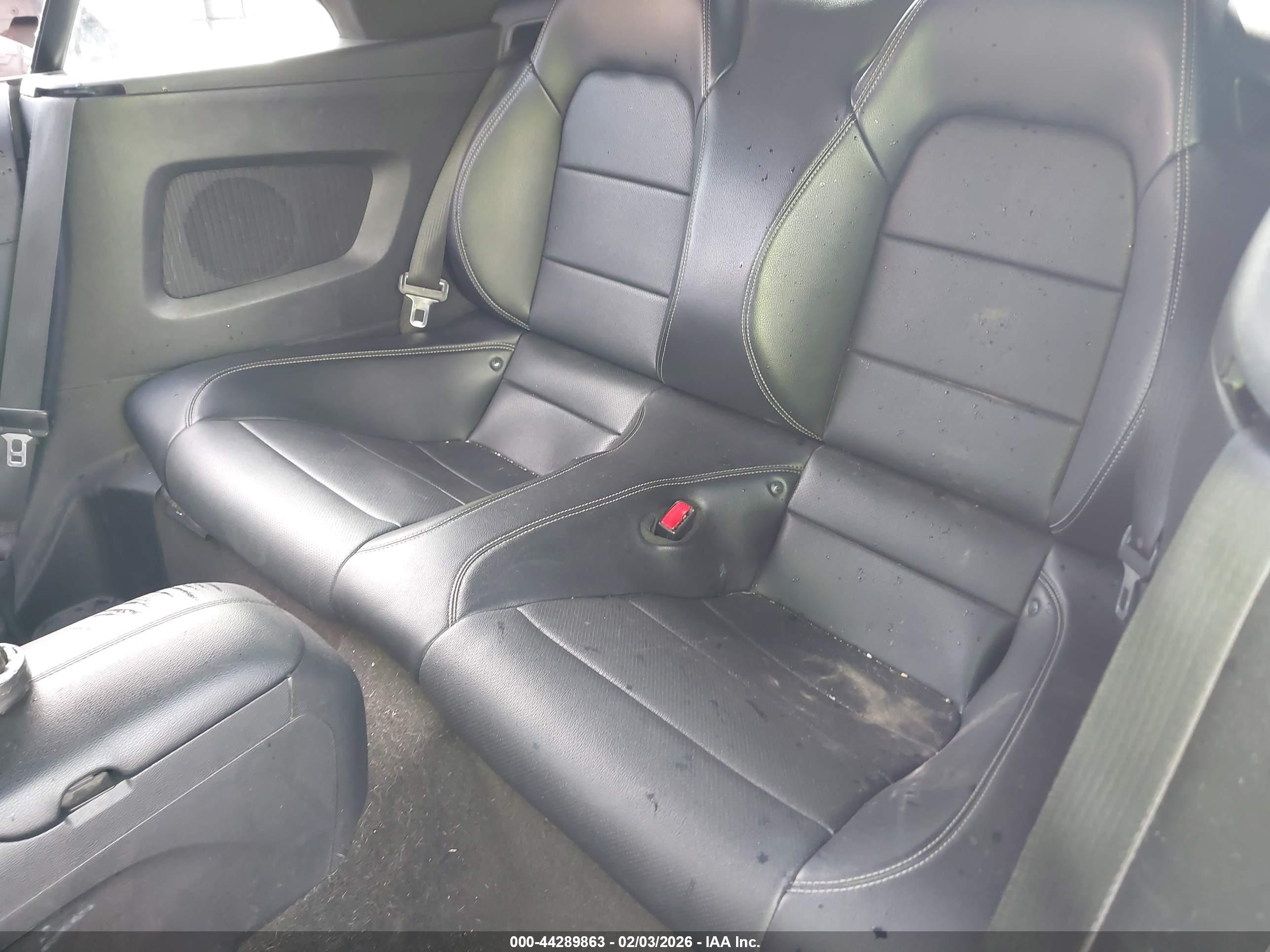 FORD MUSTANG image 8