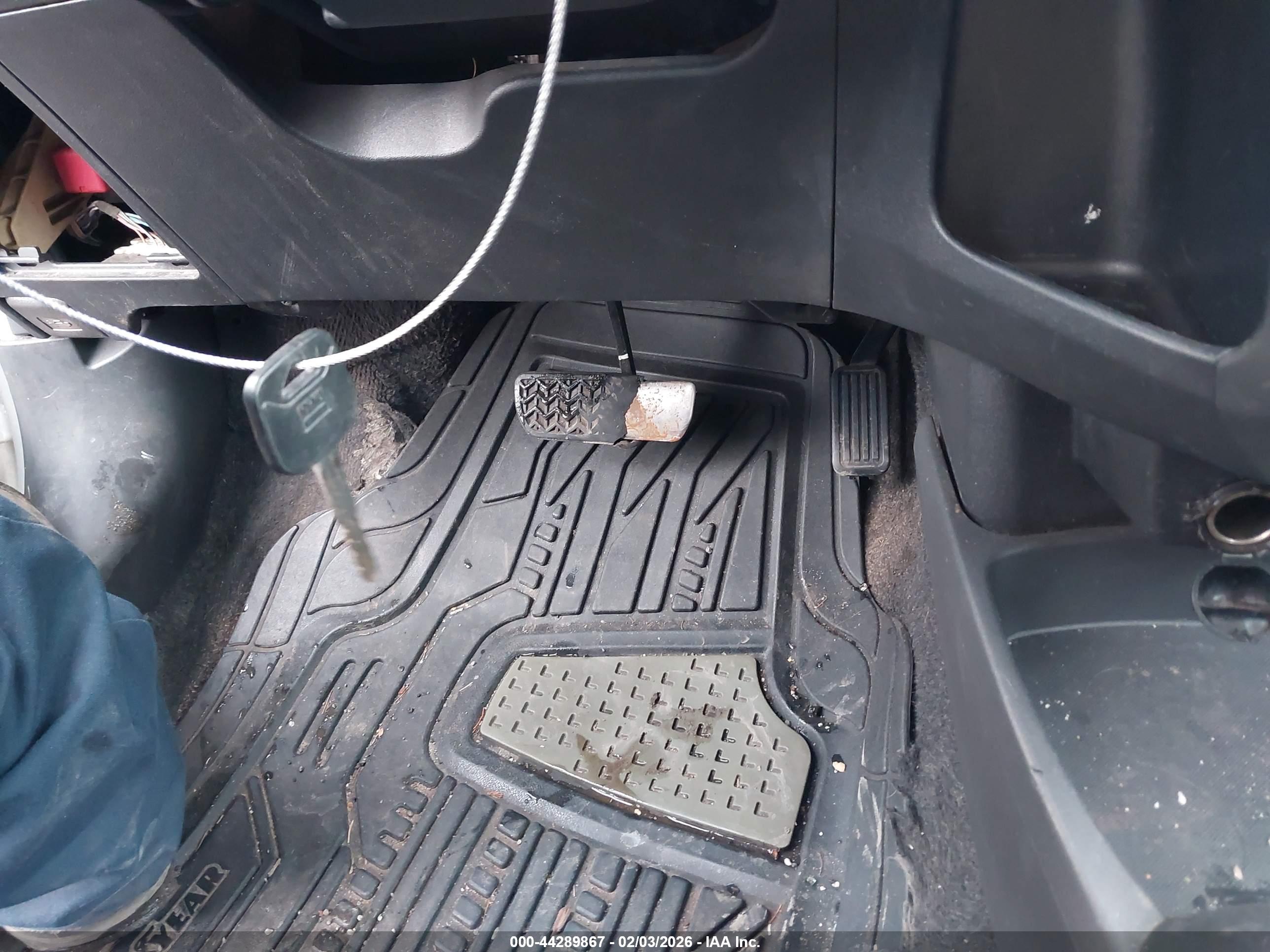 TOYOTA YARIS image 11