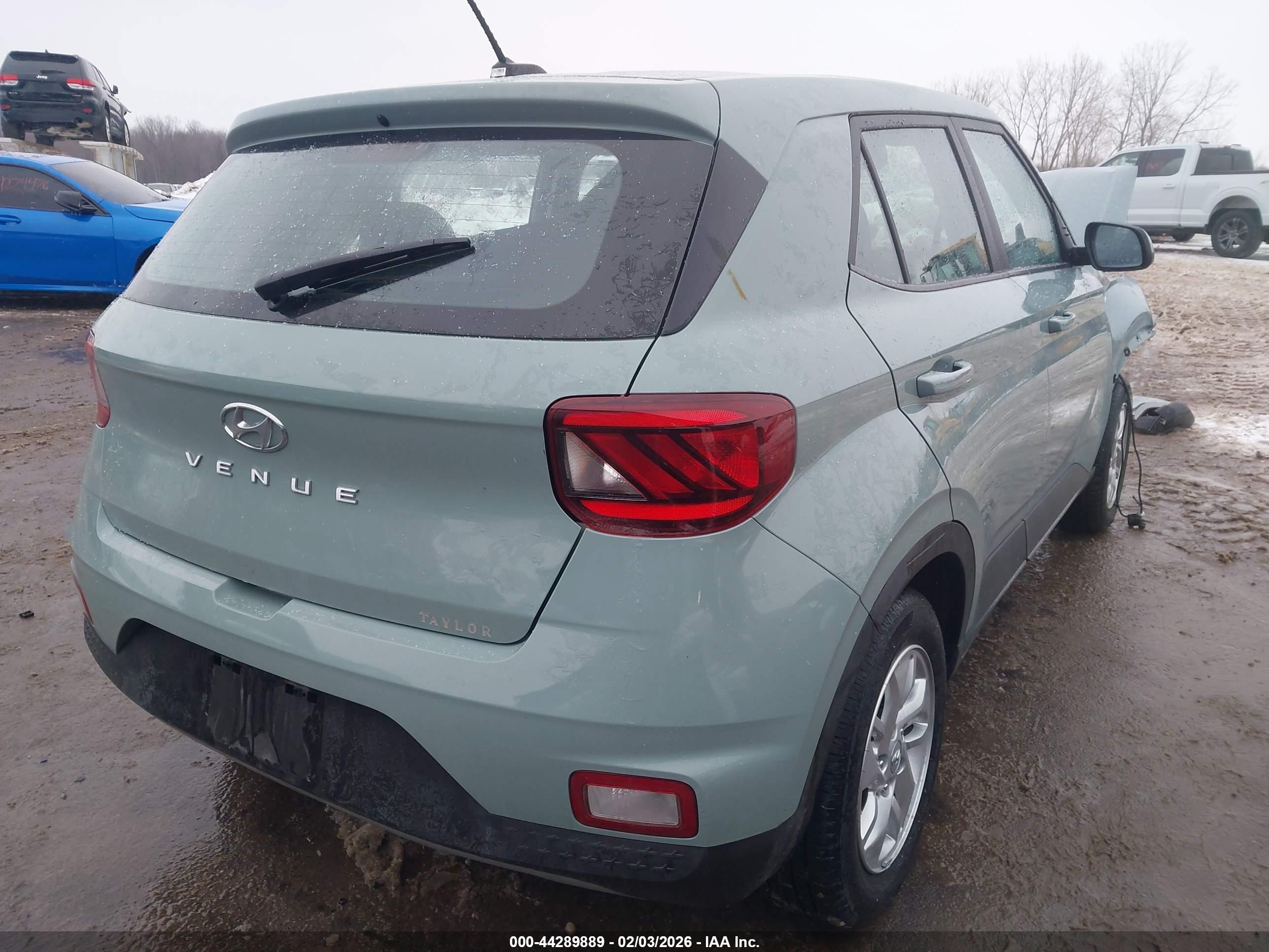HYUNDAI VENUE image 4