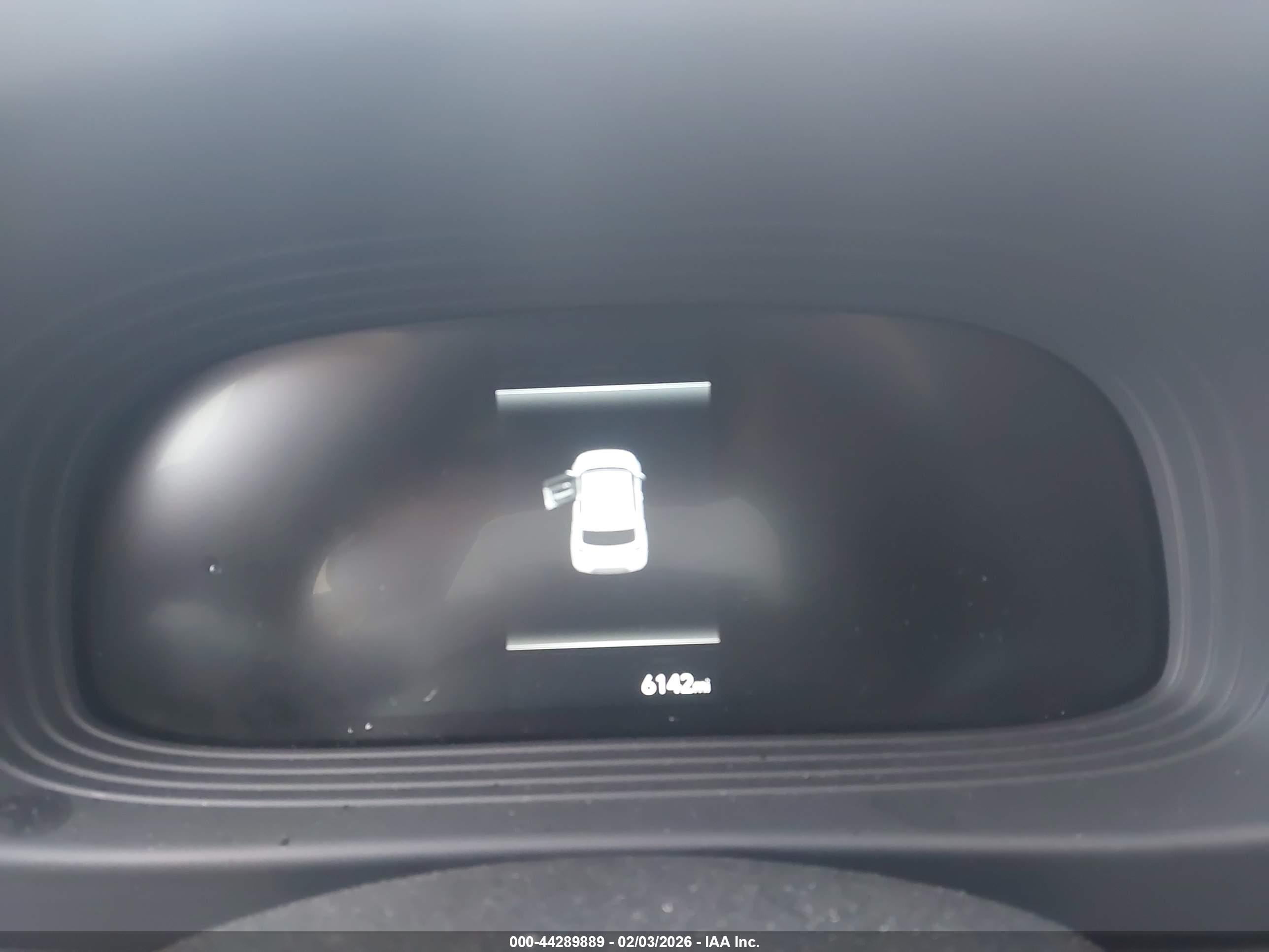 HYUNDAI VENUE image 7