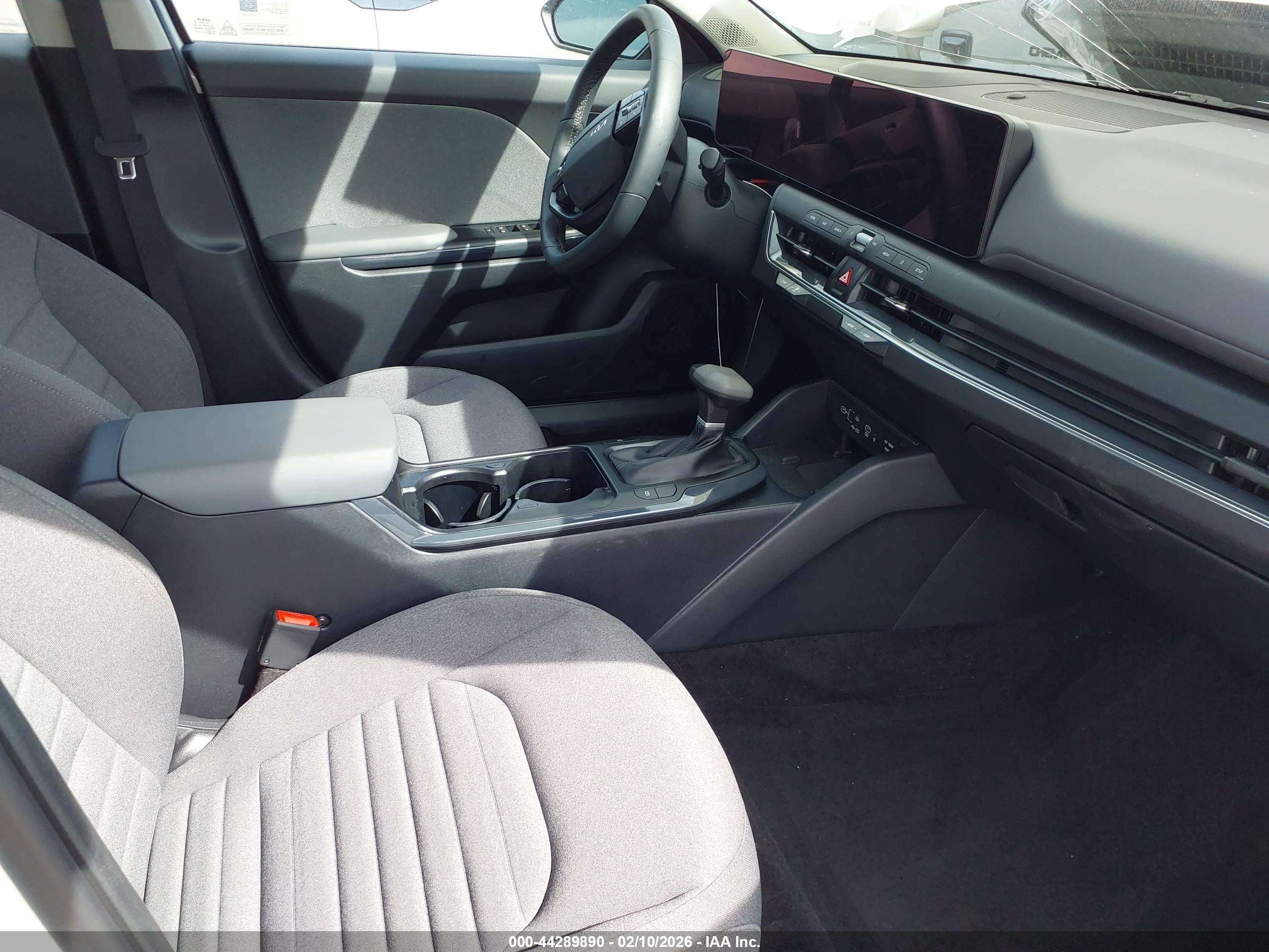 KIA K4 image 5