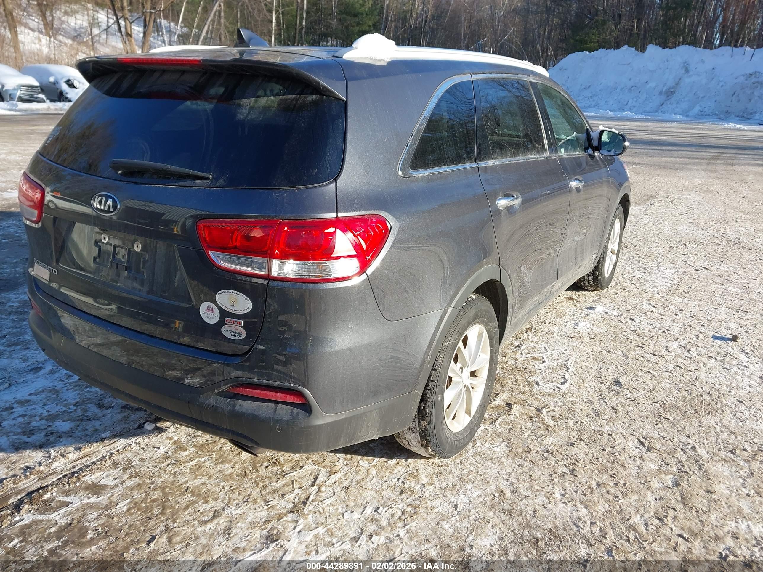 KIA SORENTO image 4