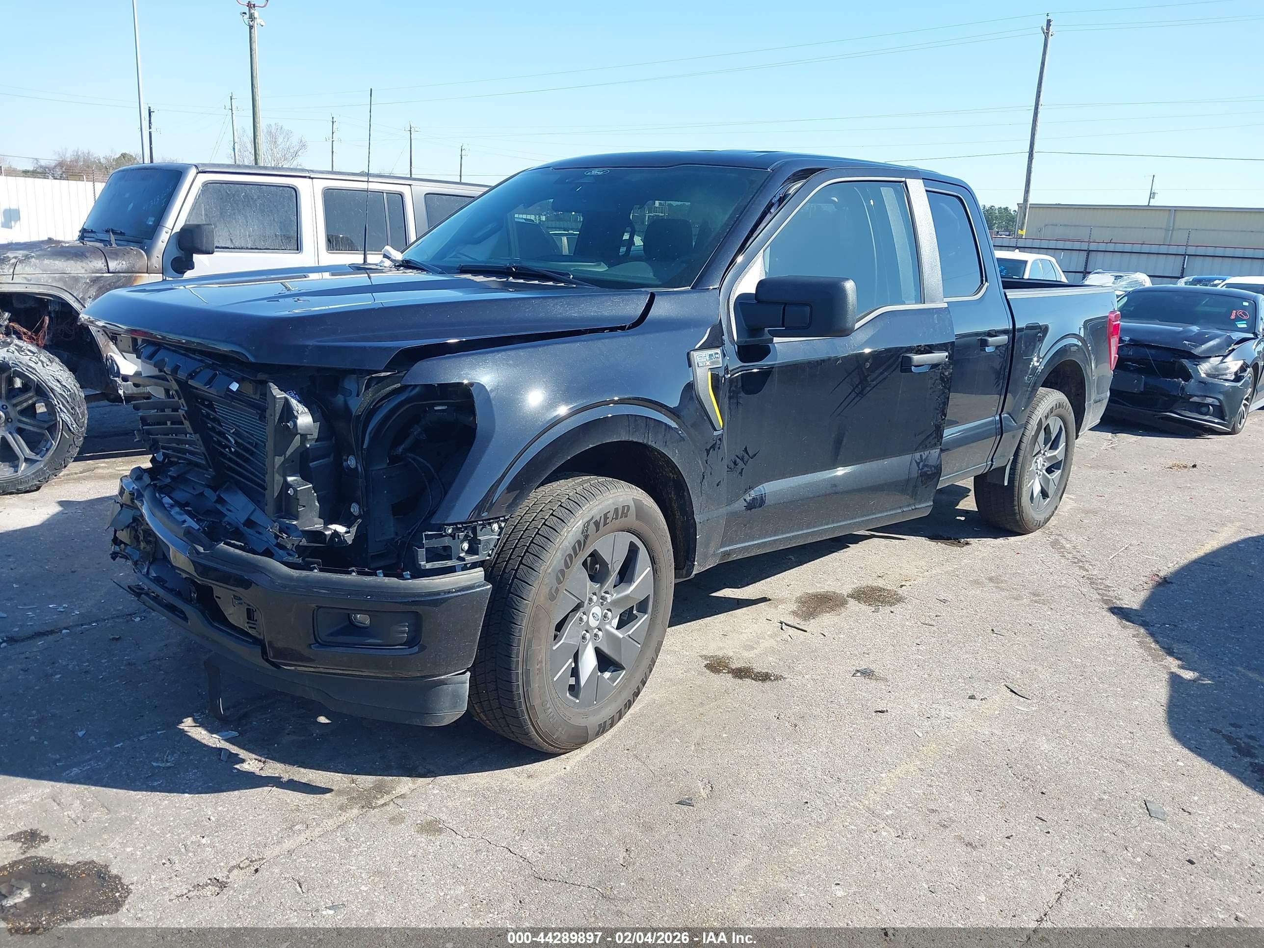FORD F-150 image 2