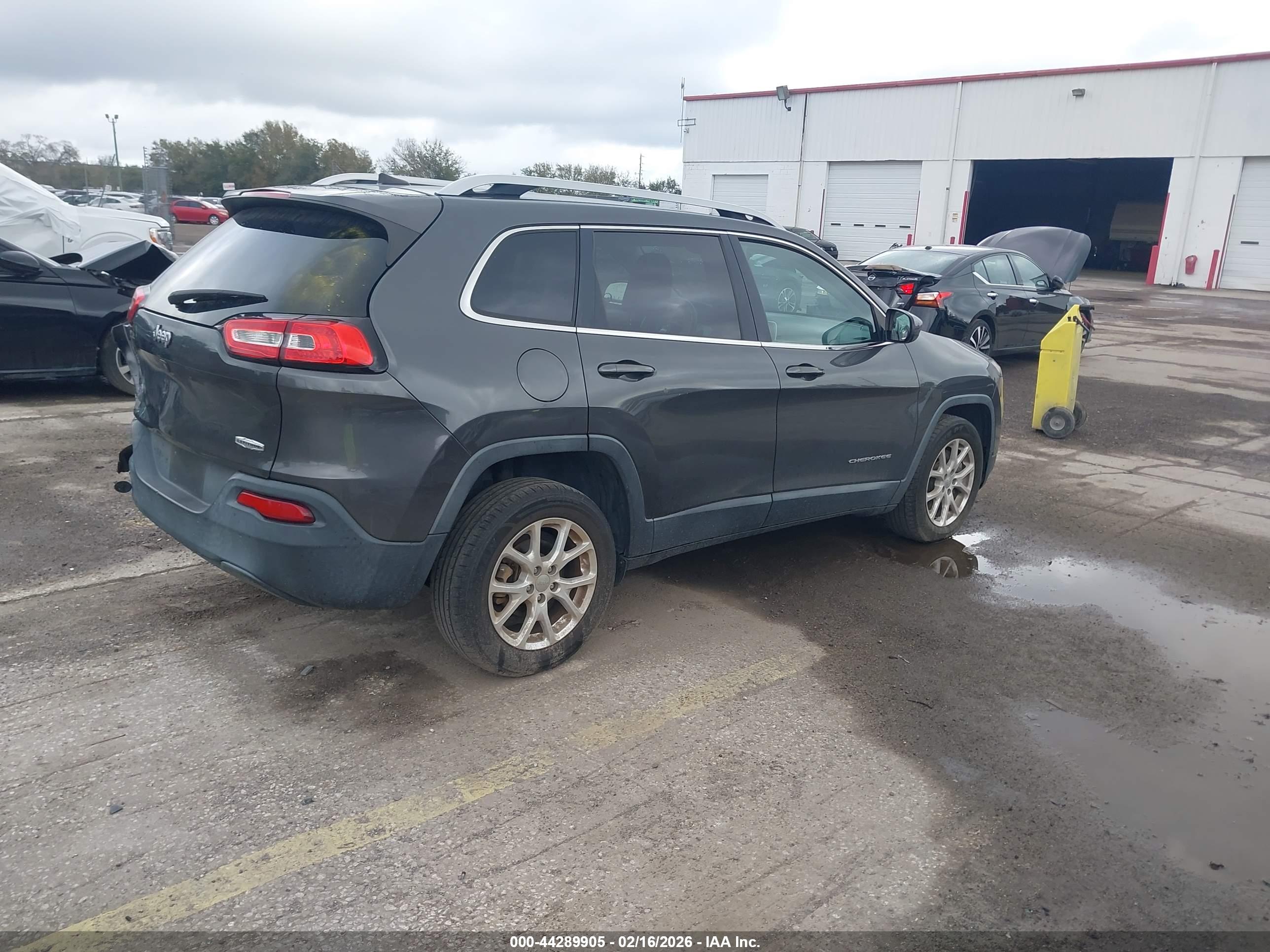 JEEP CHEROKEE image 4