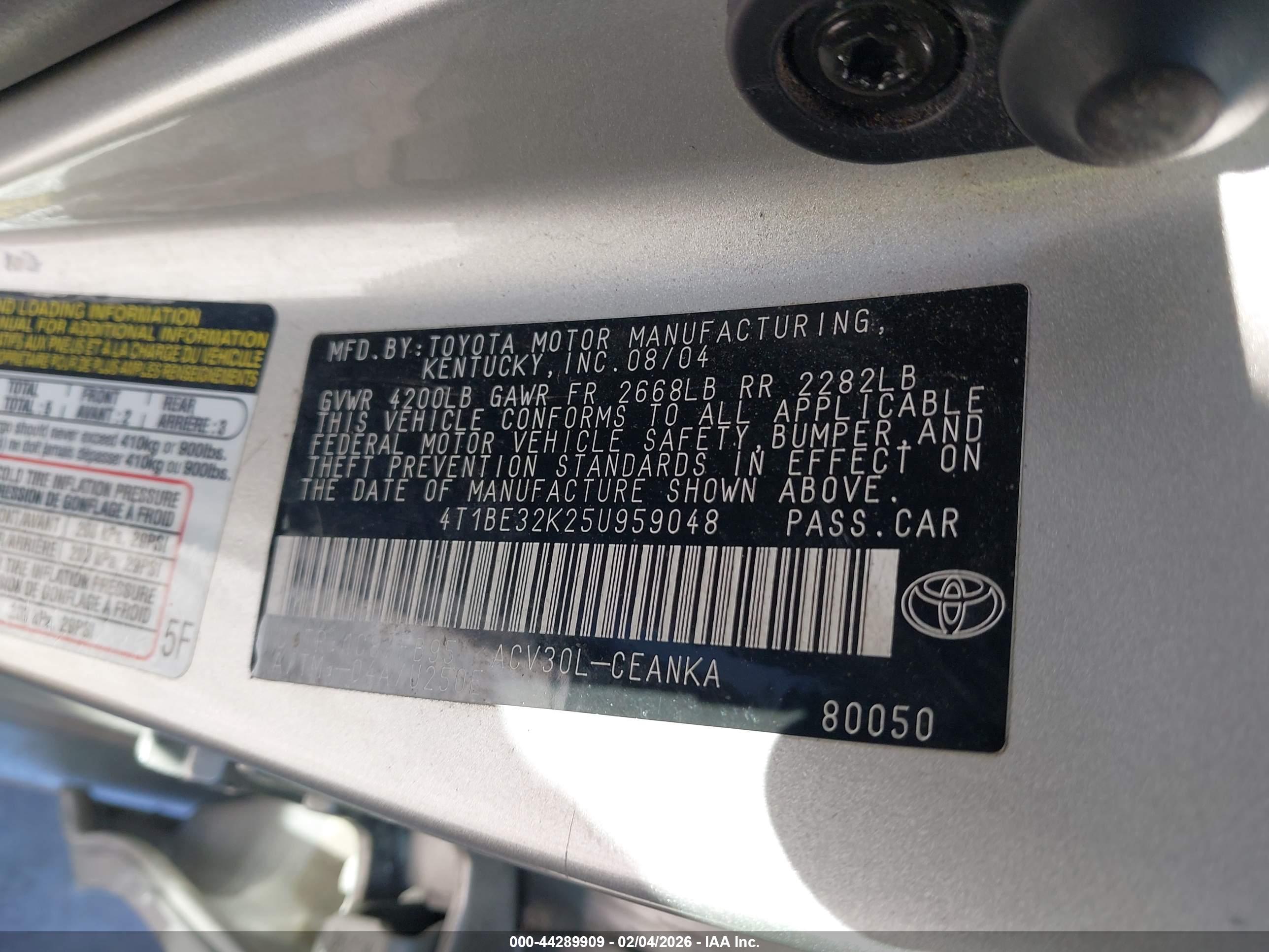 TOYOTA CAMRY image 9