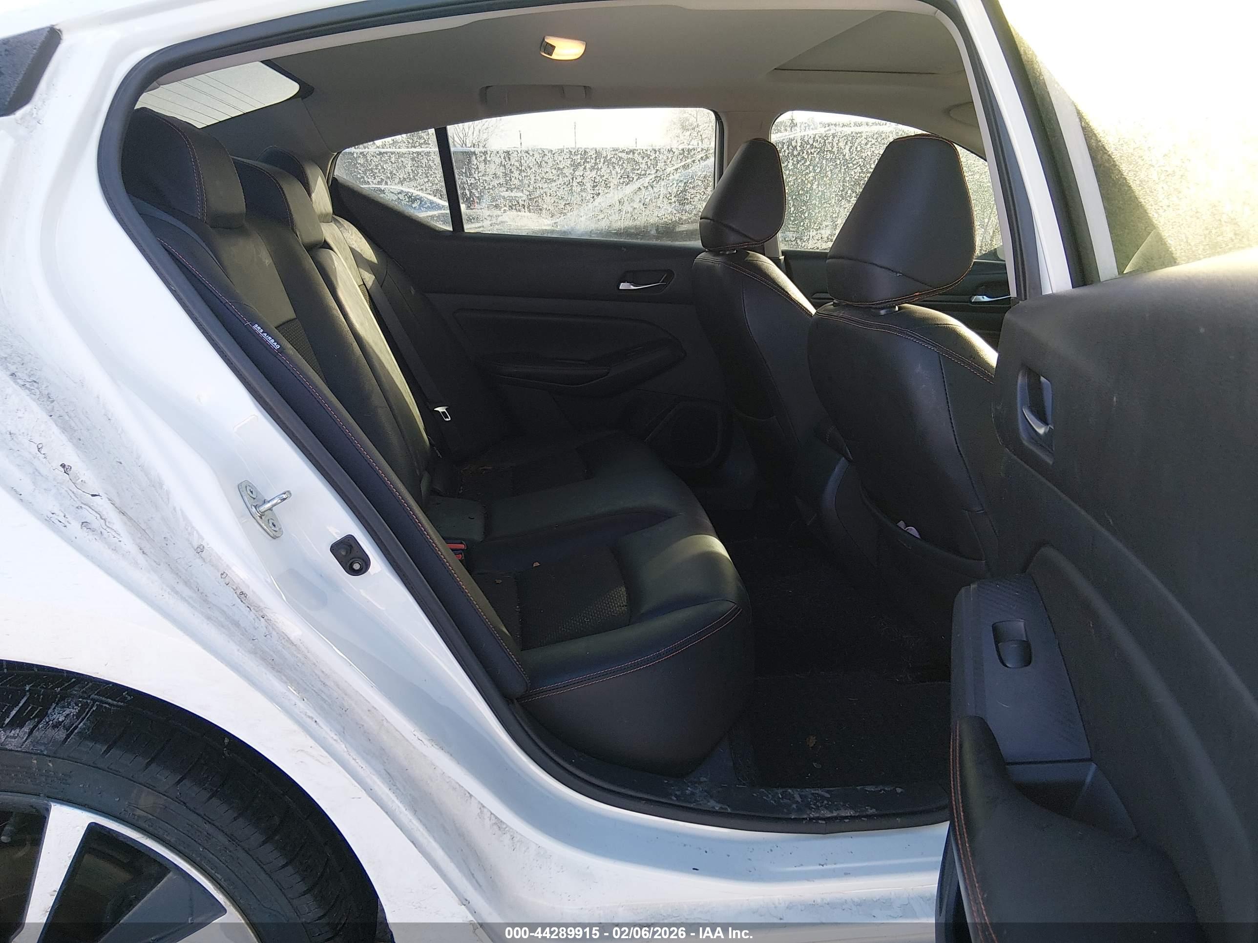 NISSAN ALTIMA image 8