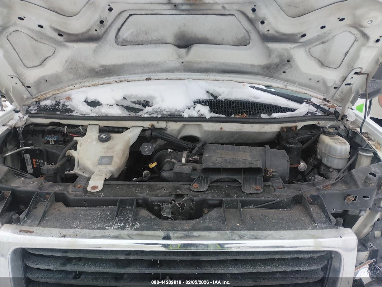 GMC SAVANA image 10