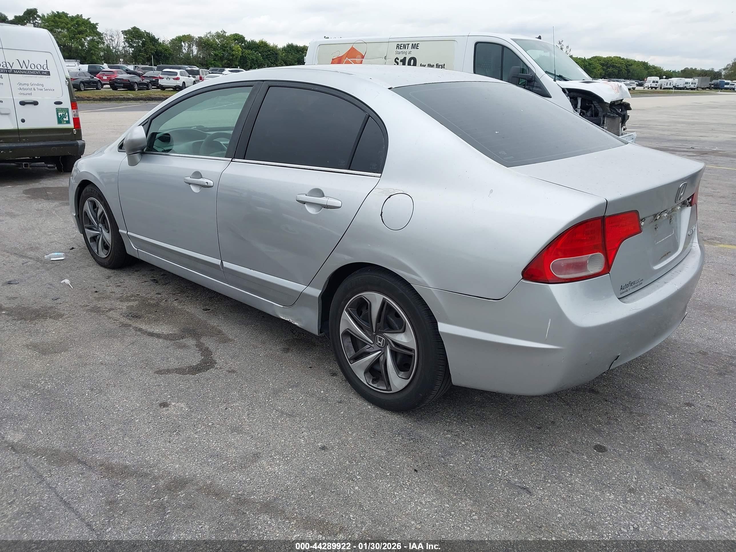 HONDA CIVIC image 3
