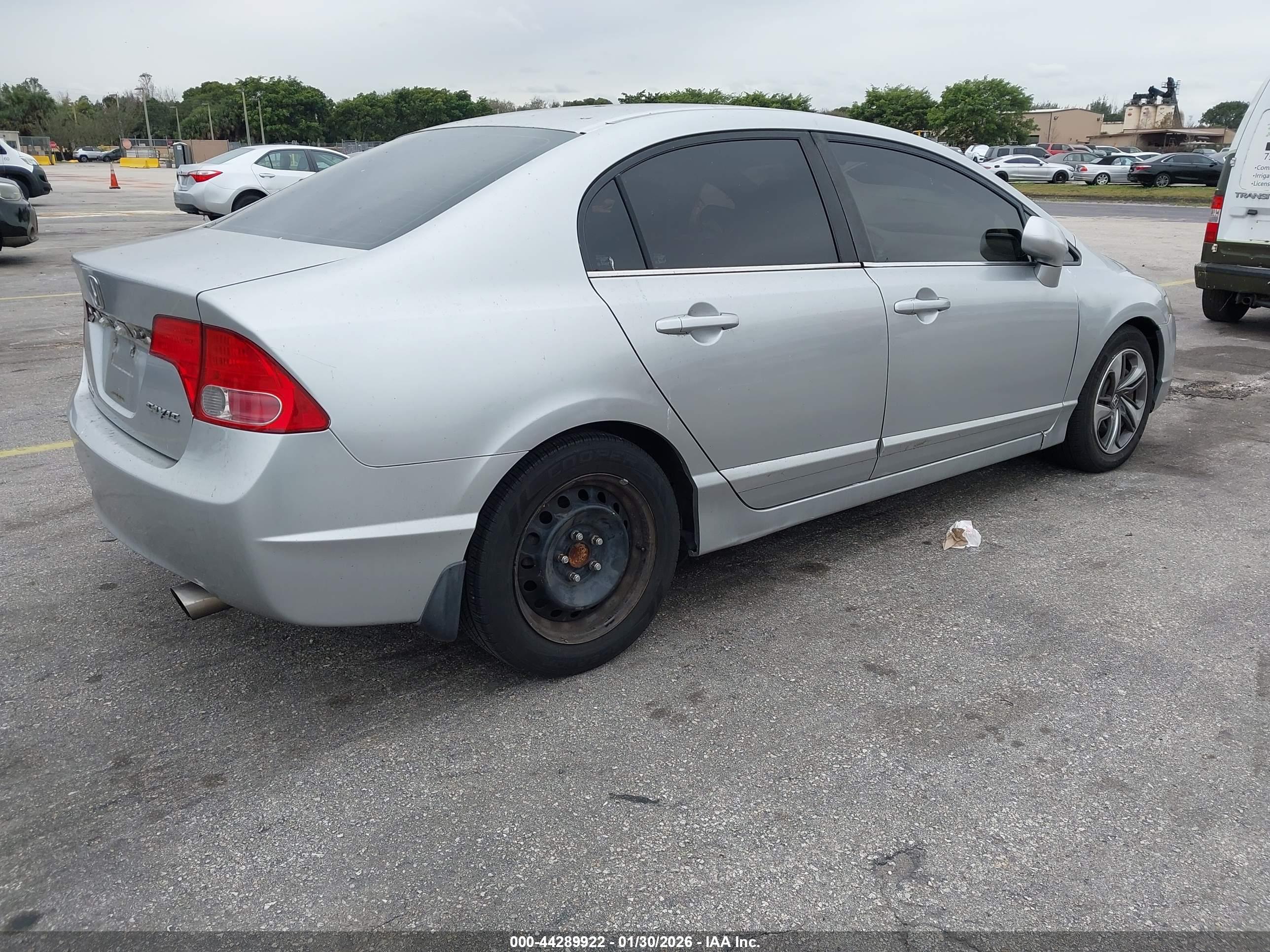 HONDA CIVIC image 4