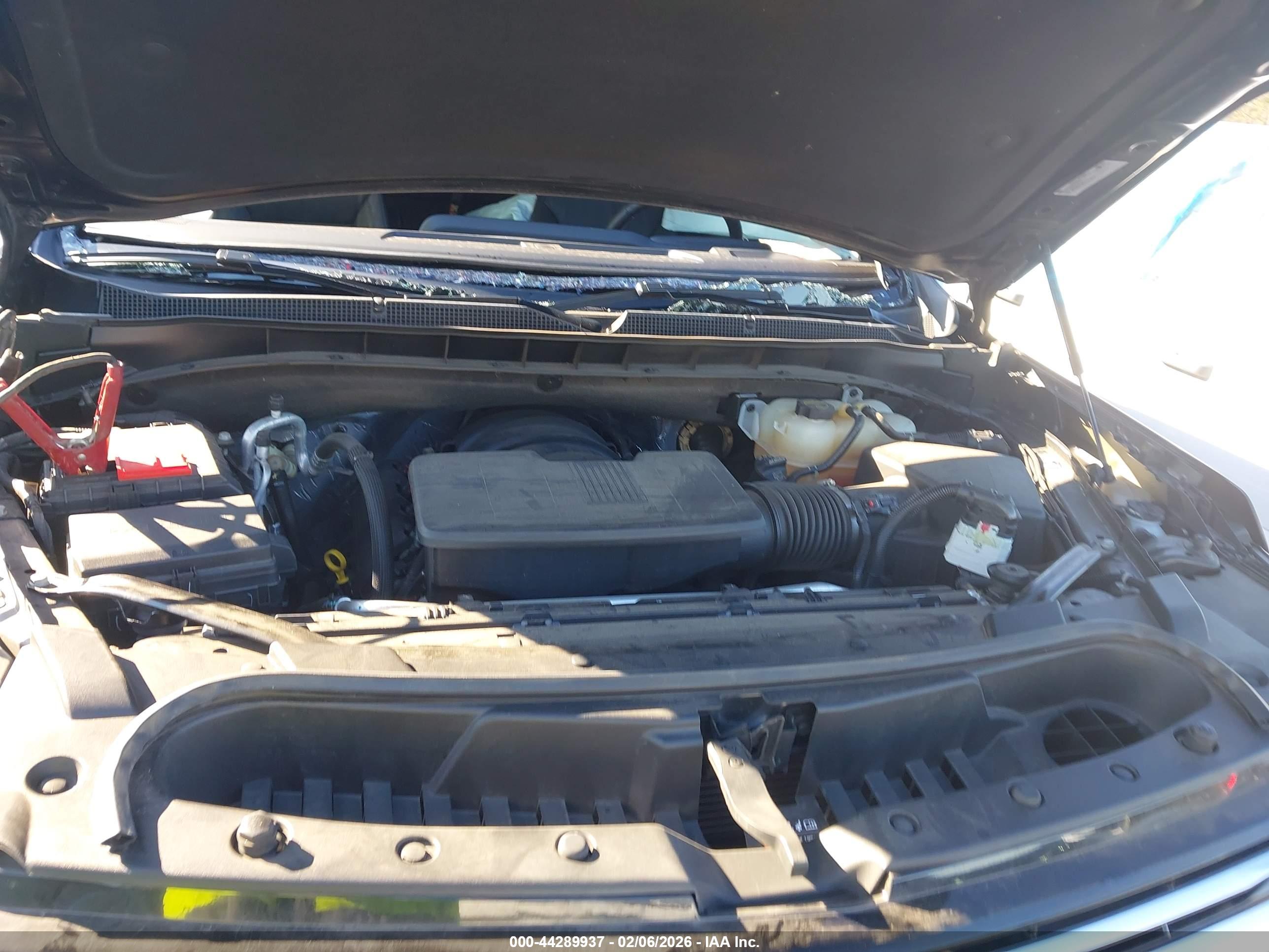 CHEVROLET SUBURBAN image 10
