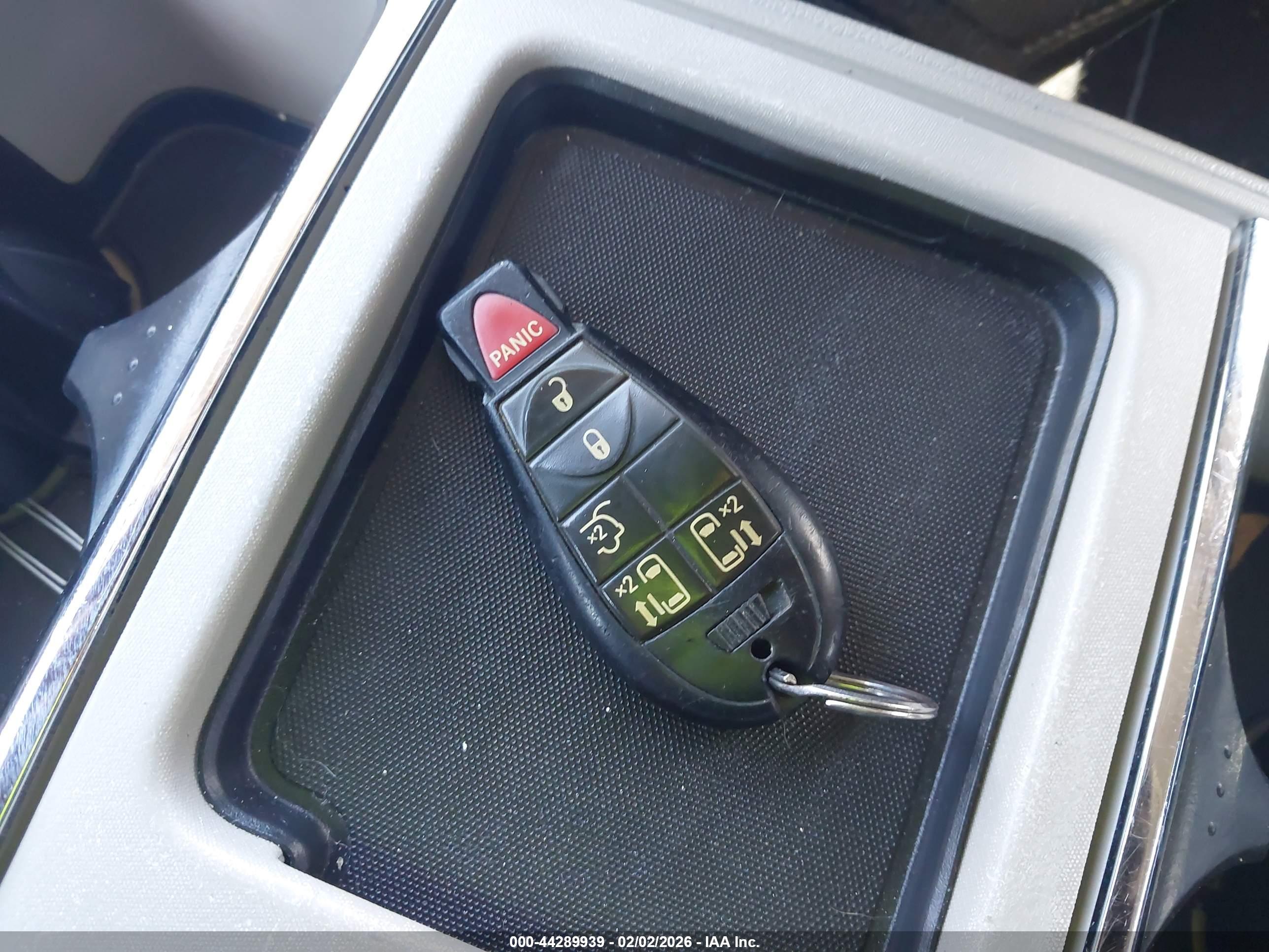 CHRYSLER TOWN image 11