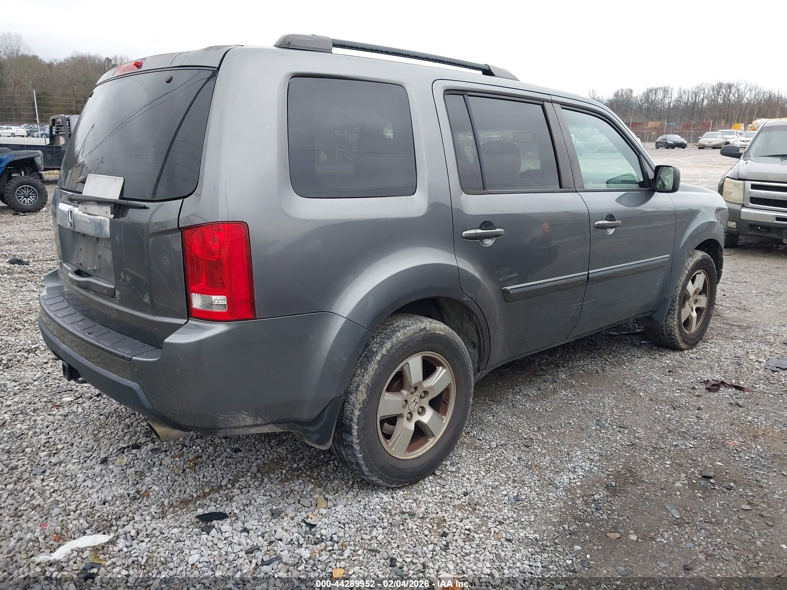 HONDA PILOT image 4