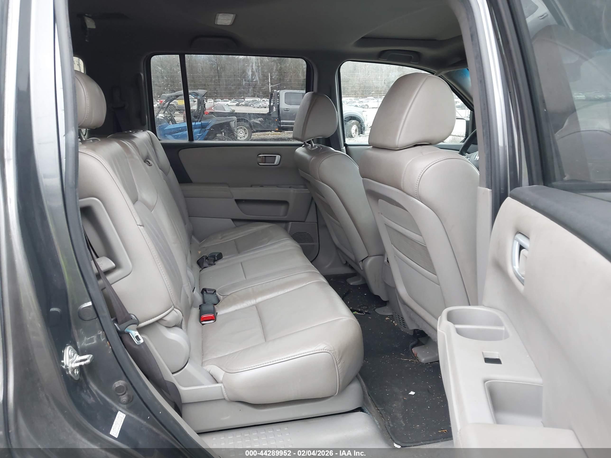 HONDA PILOT image 8