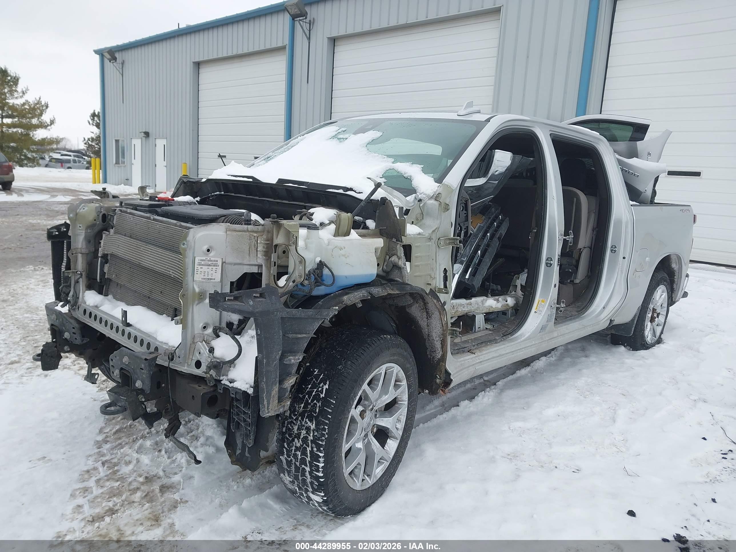 CHEVROLET SILVERADO image 2