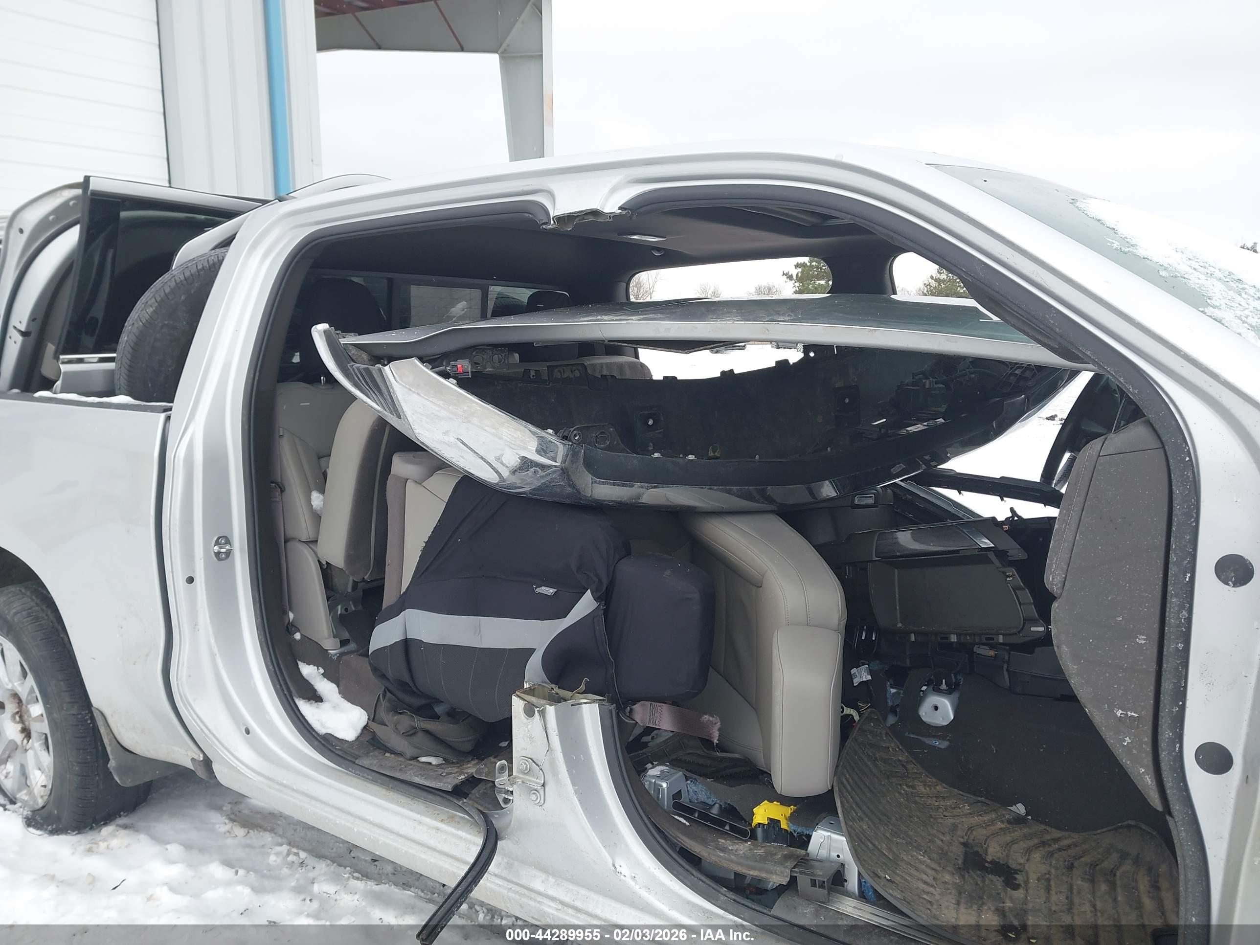 CHEVROLET SILVERADO image 6