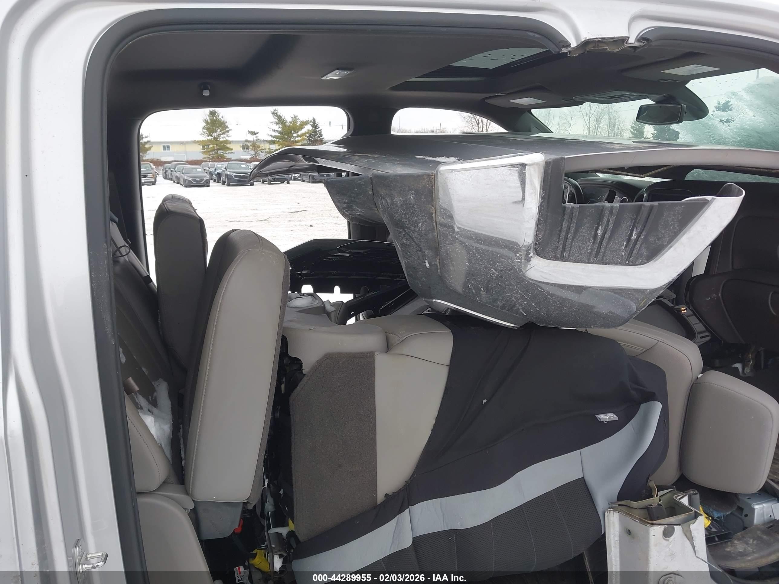 CHEVROLET SILVERADO image 8