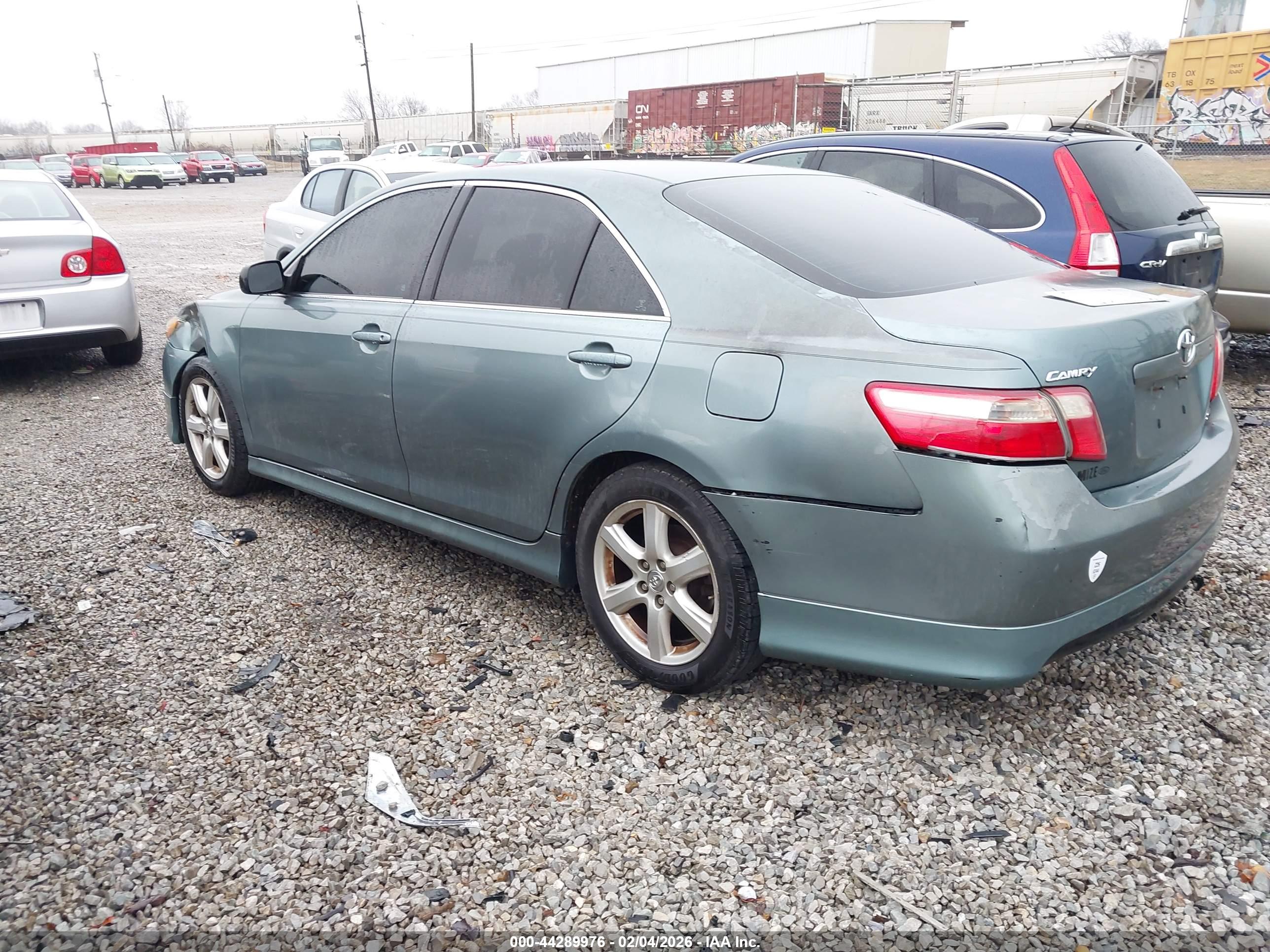 TOYOTA CAMRY image 3