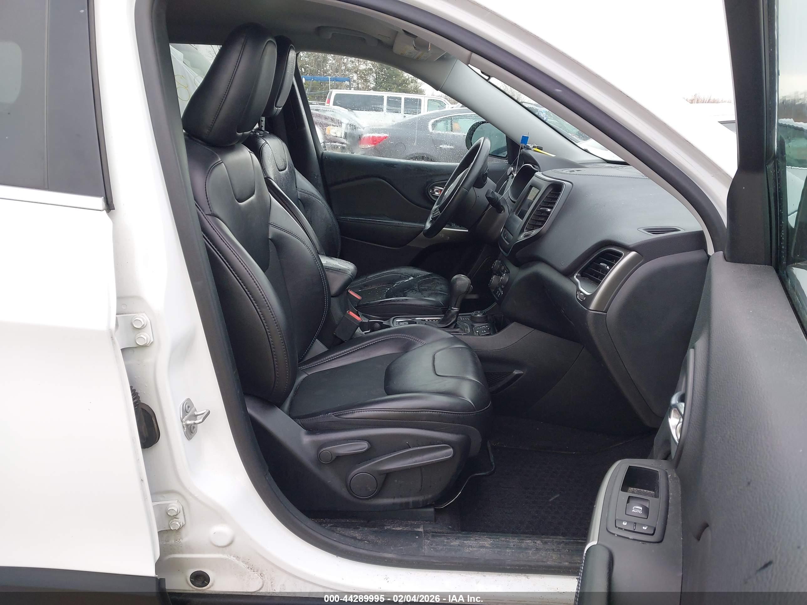 JEEP CHEROKEE image 5