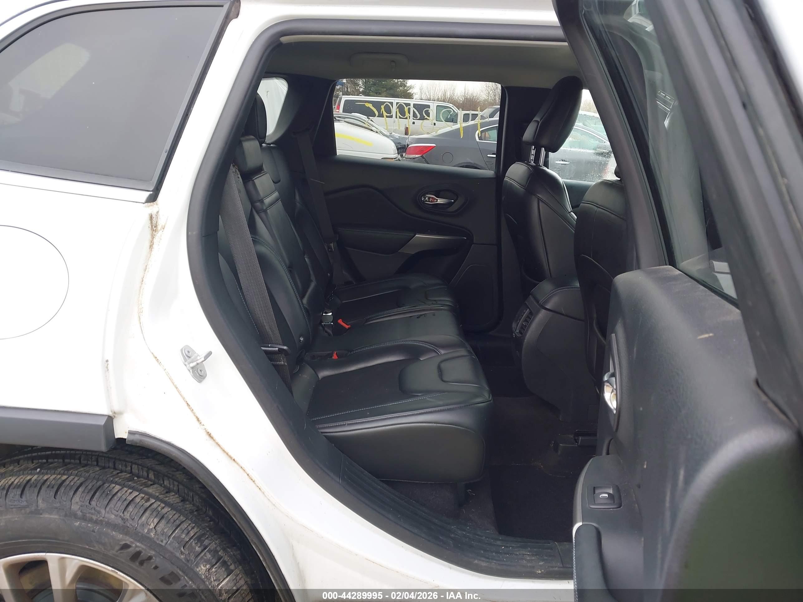 JEEP CHEROKEE image 8