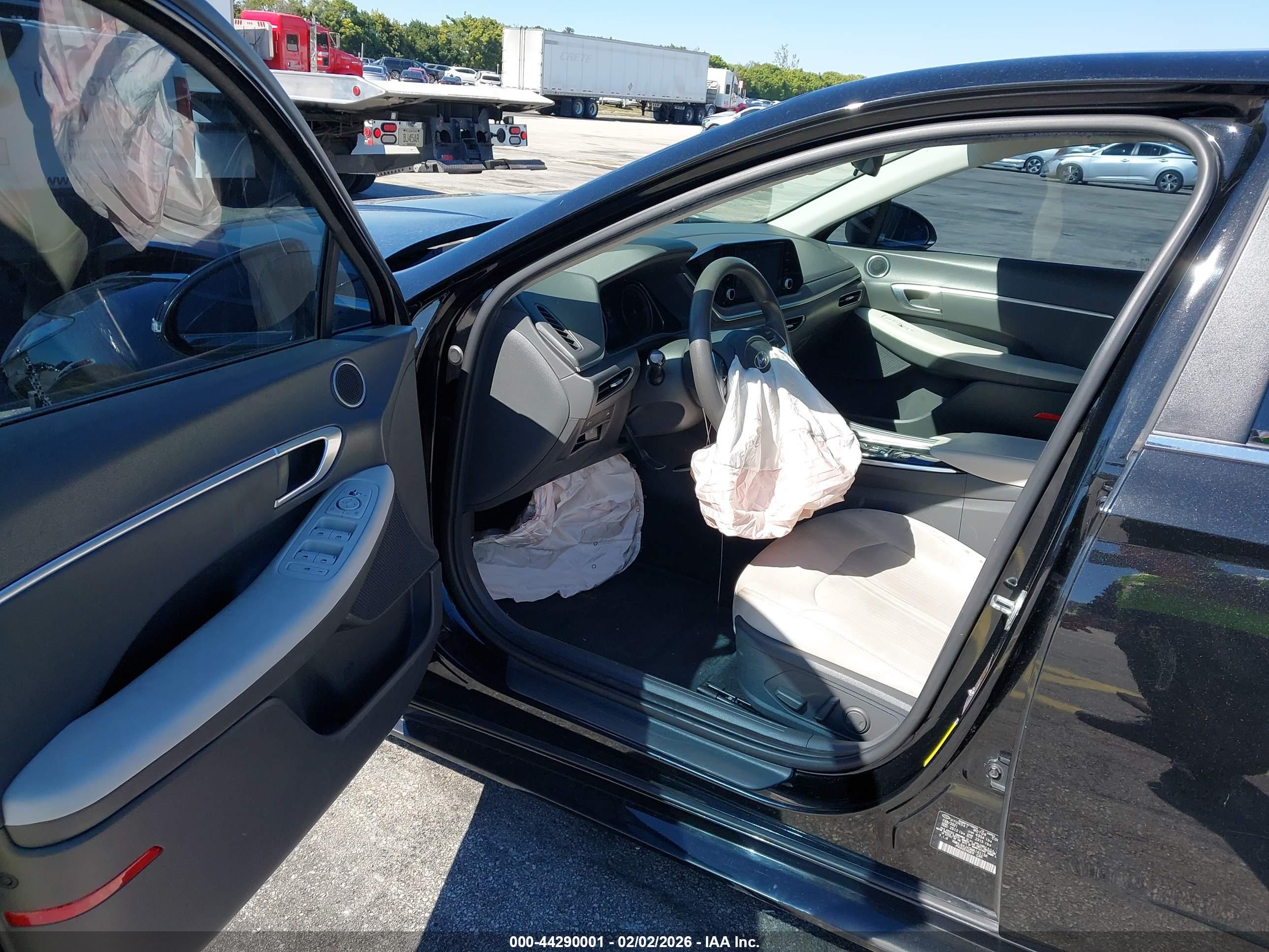 HYUNDAI SONATA image 5