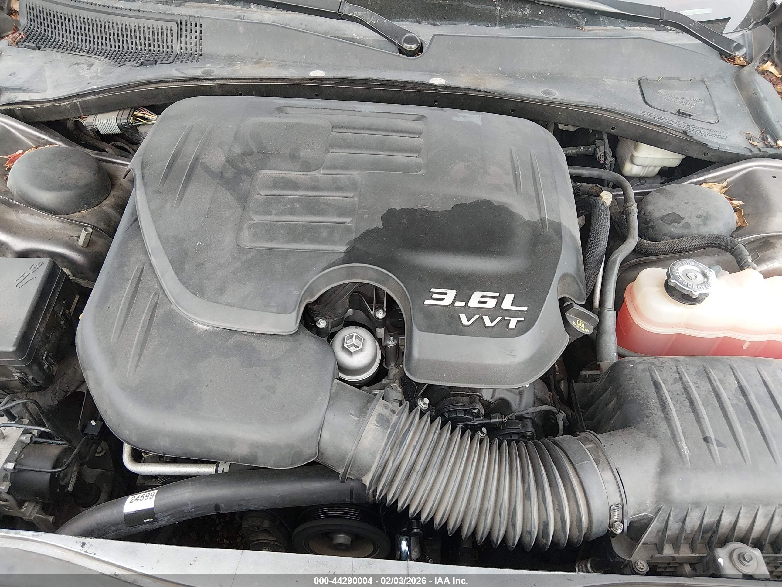 CHRYSLER 300 image 10