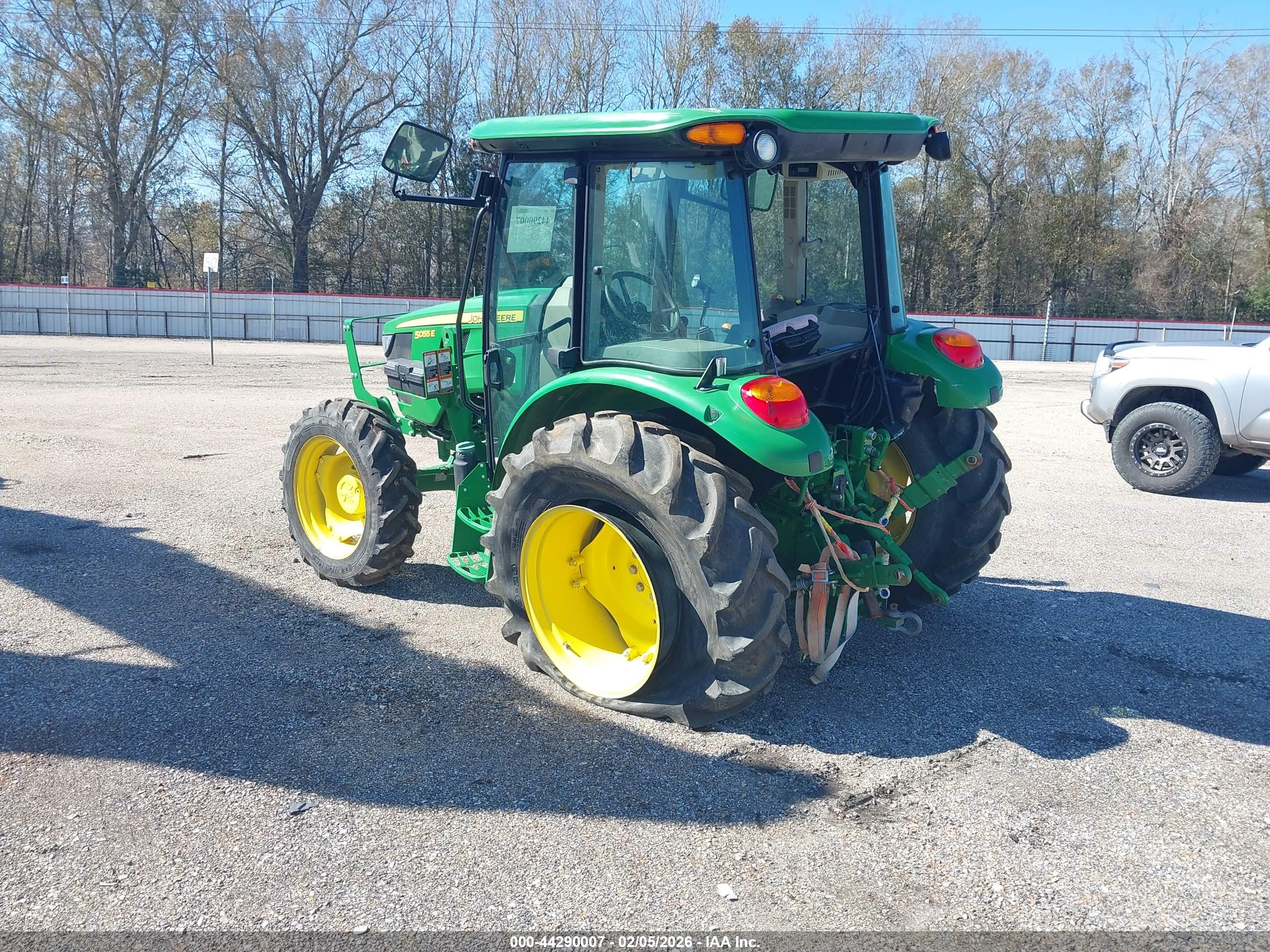 JOHN DEERE image 3