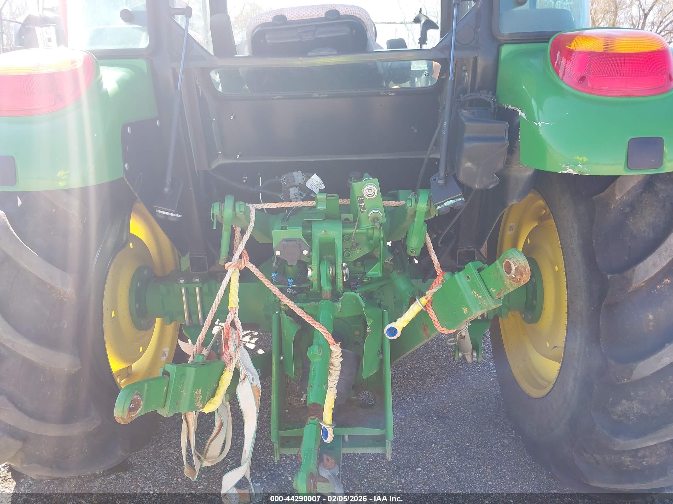 JOHN DEERE image 6