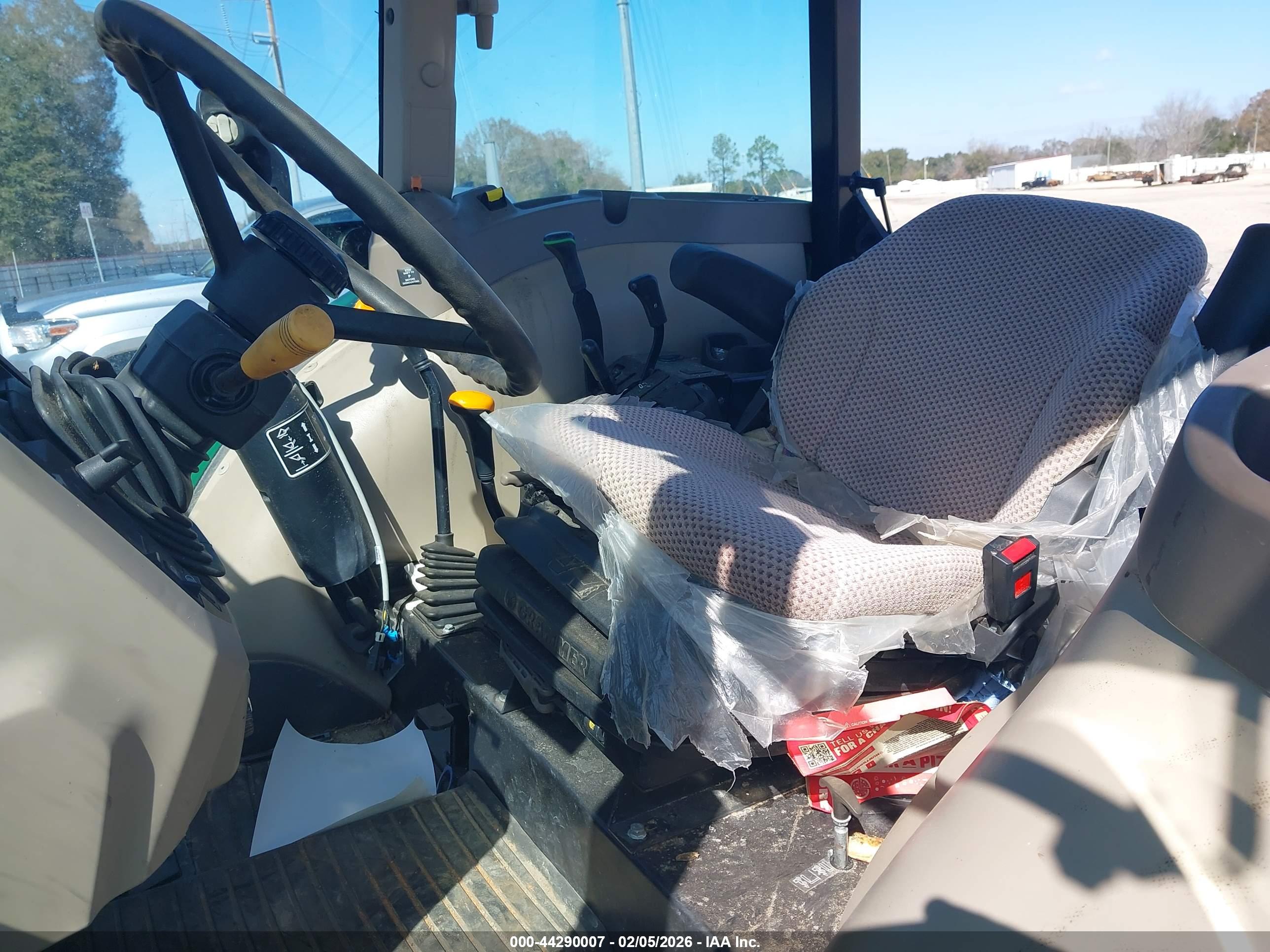 JOHN DEERE image 8