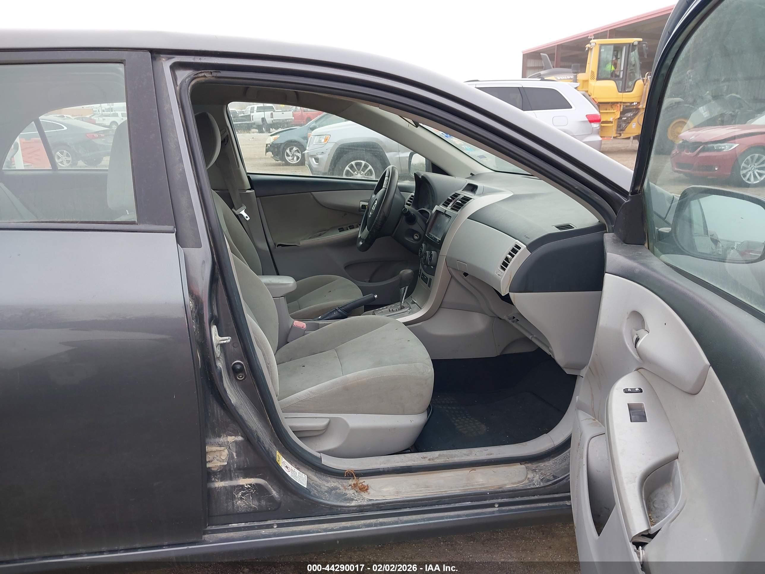 TOYOTA COROLLA image 5