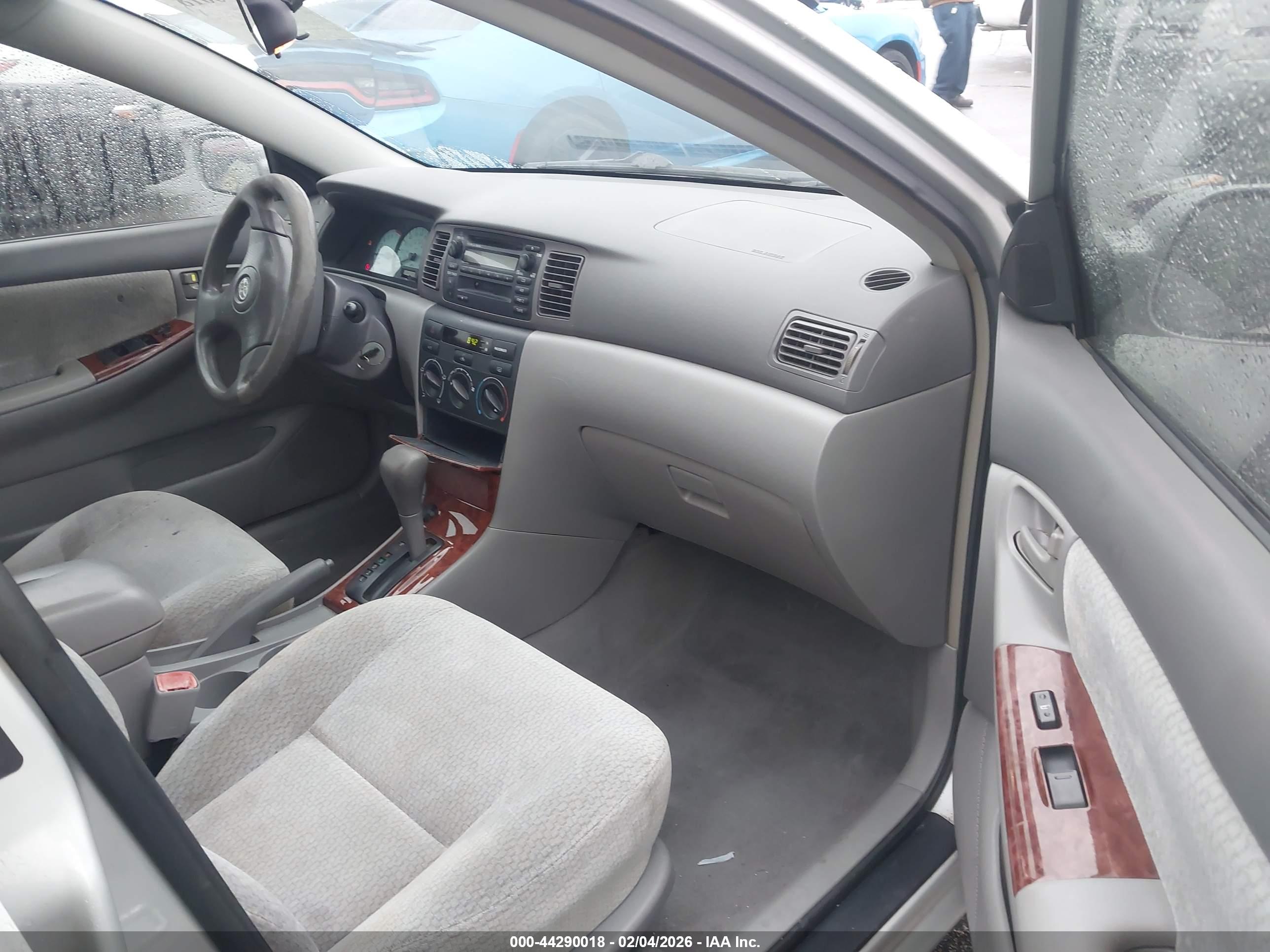 TOYOTA COROLLA image 5