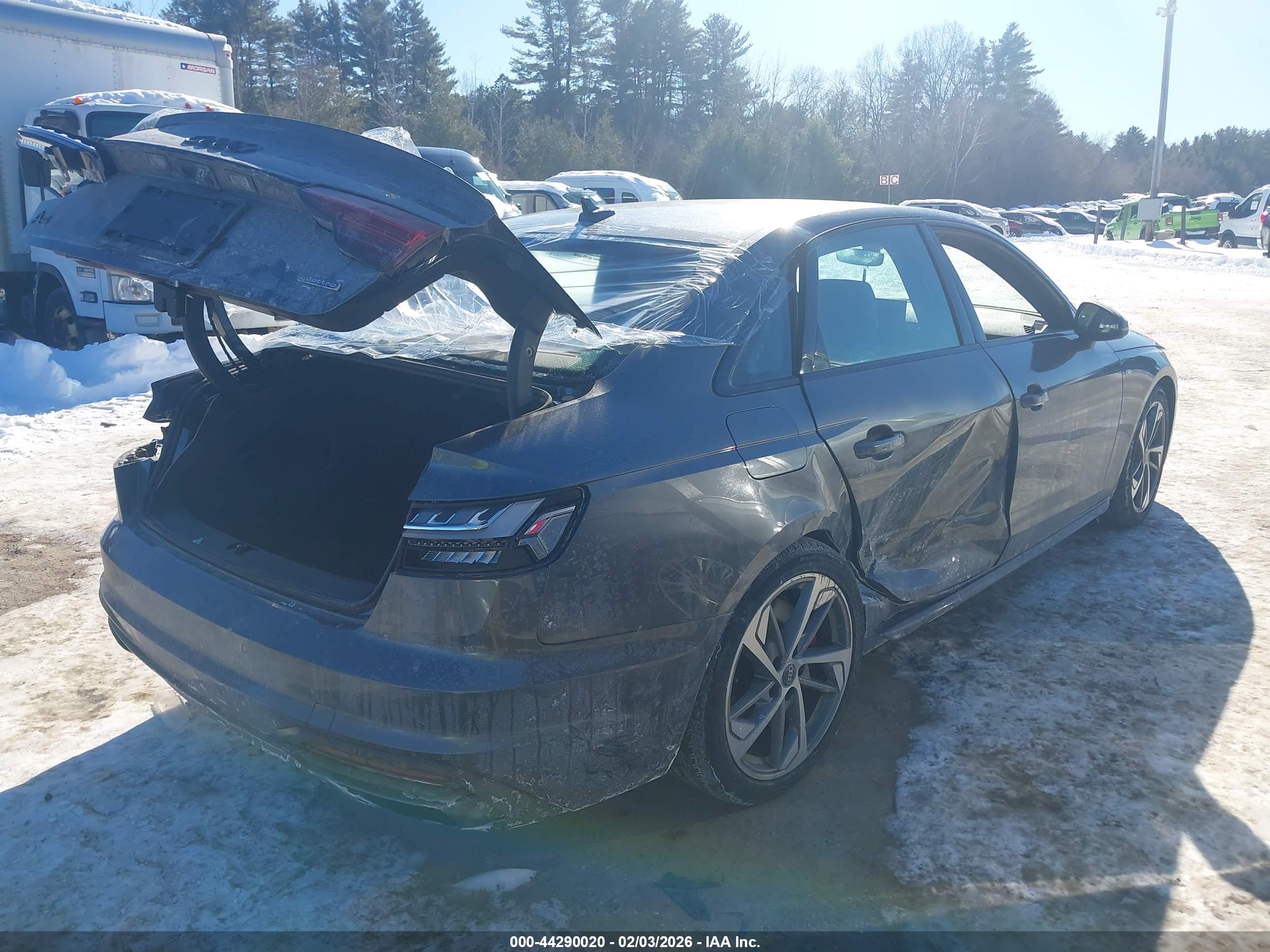 AUDI A4 image 4