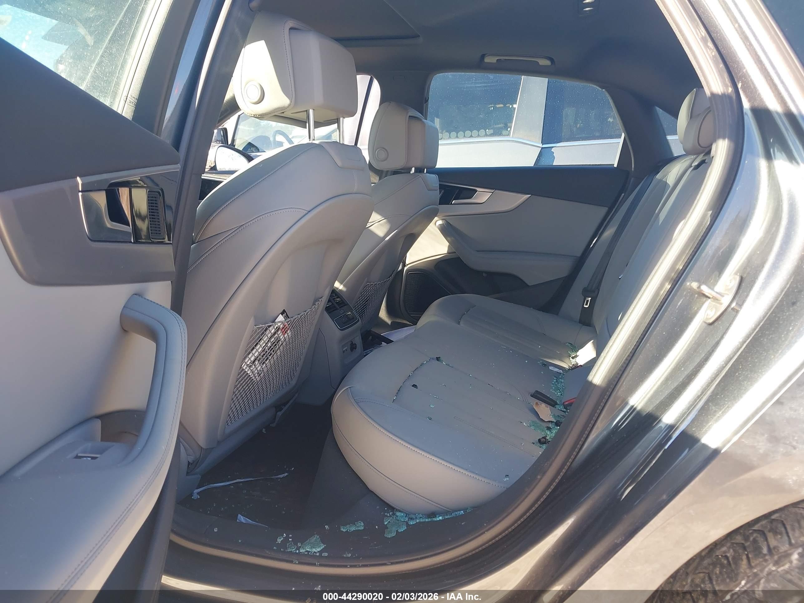 AUDI A4 image 8