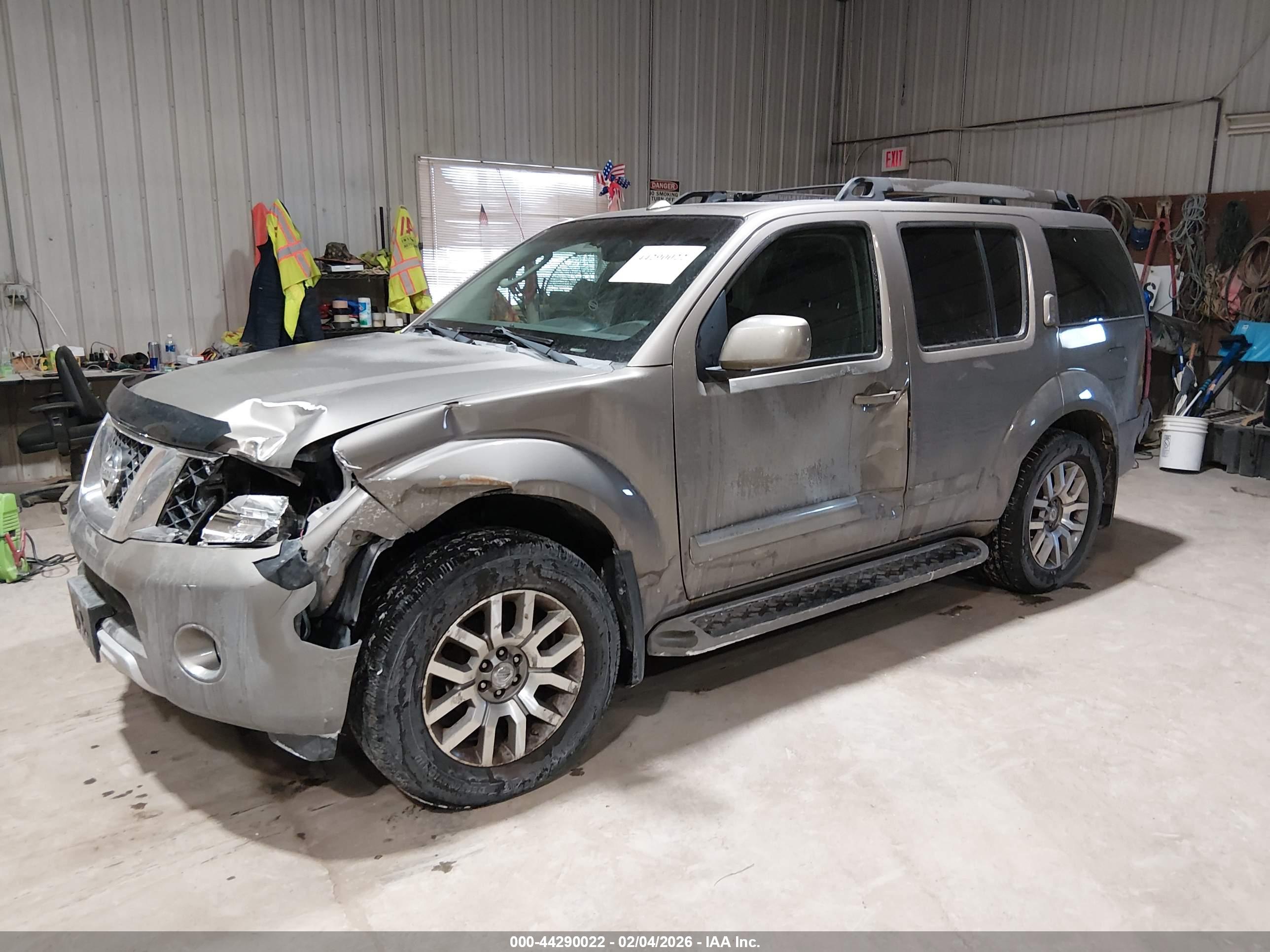 NISSAN PATHFINDER image 2
