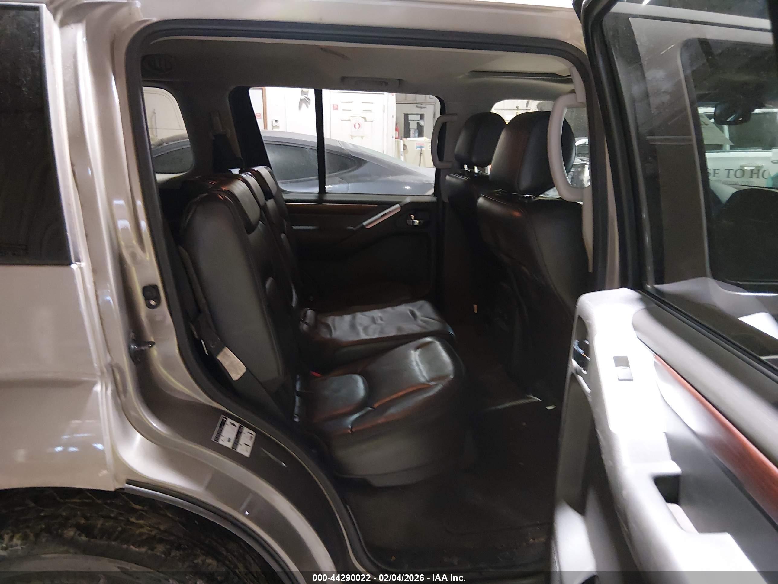 NISSAN PATHFINDER image 8