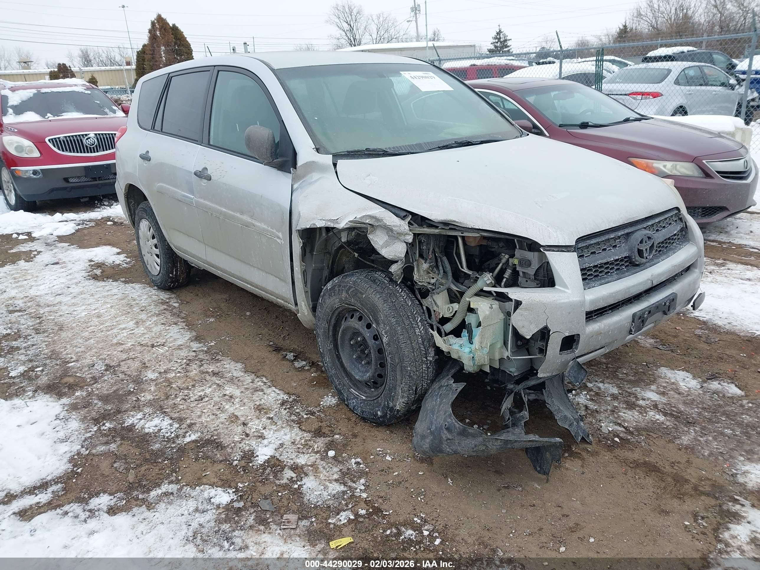 TOYOTA RAV4 image 6