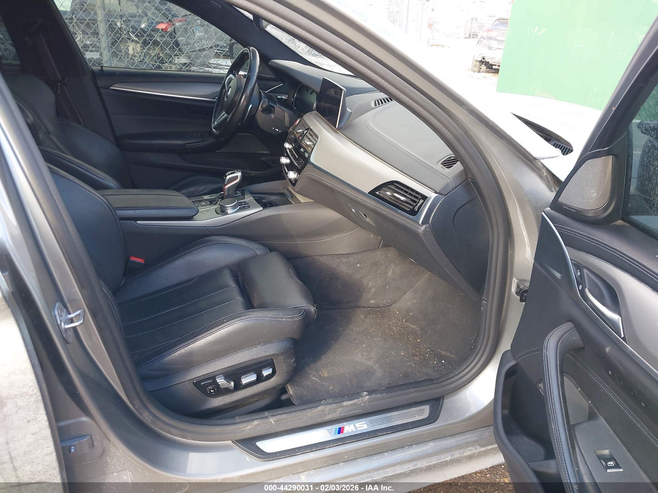 BMW M5 image 5