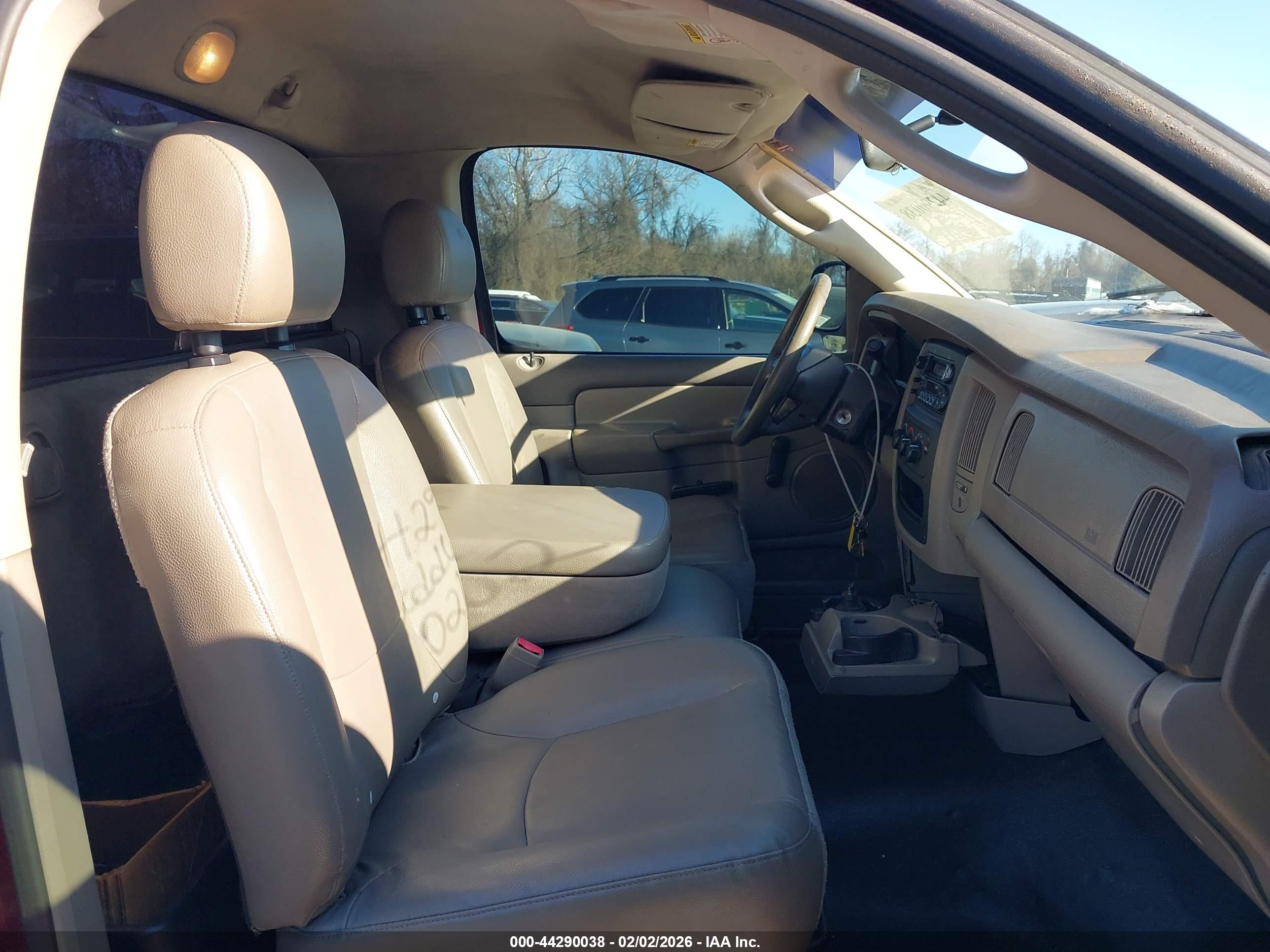 DODGE RAM image 8
