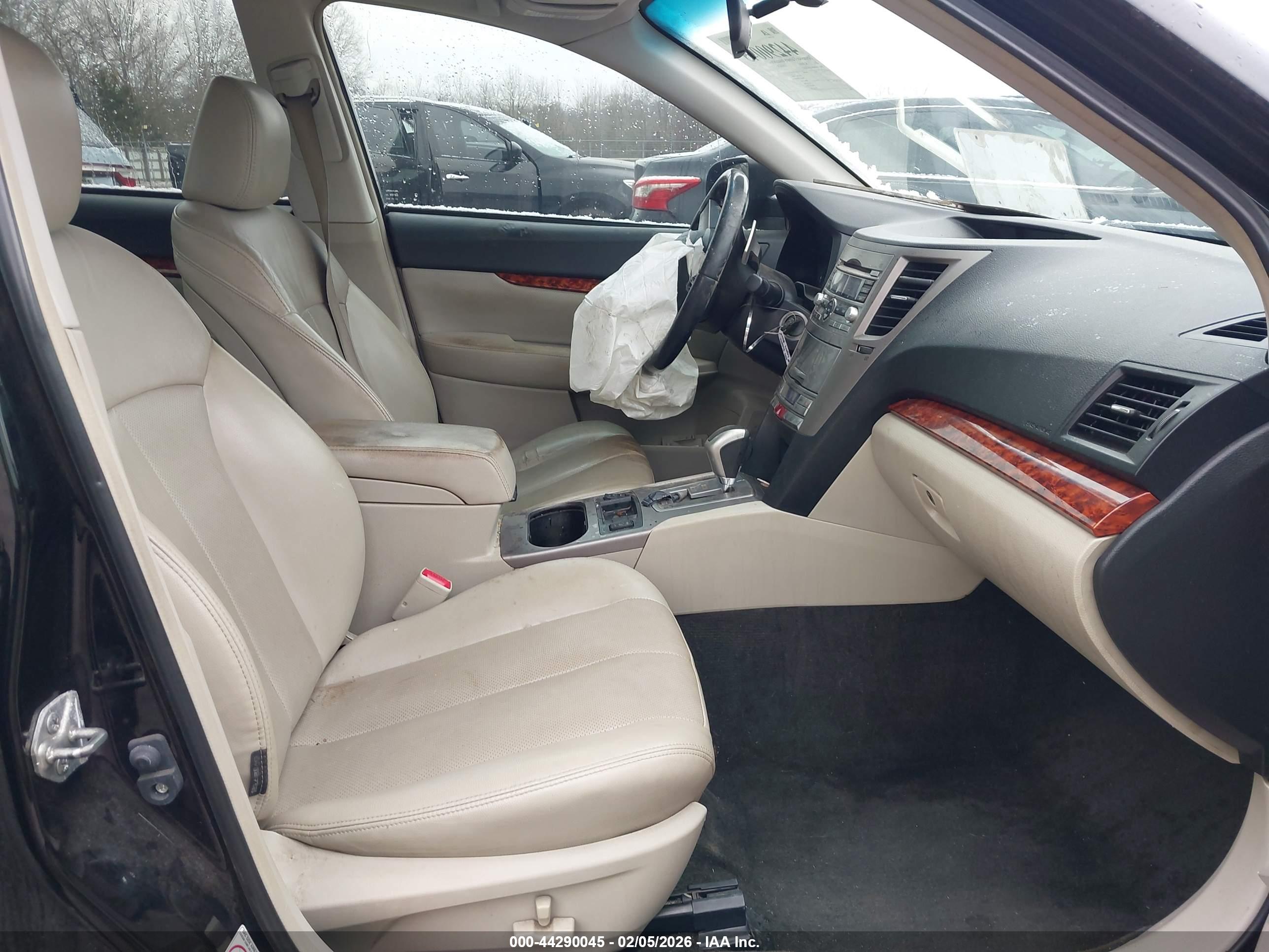 SUBARU LEGACY image 5