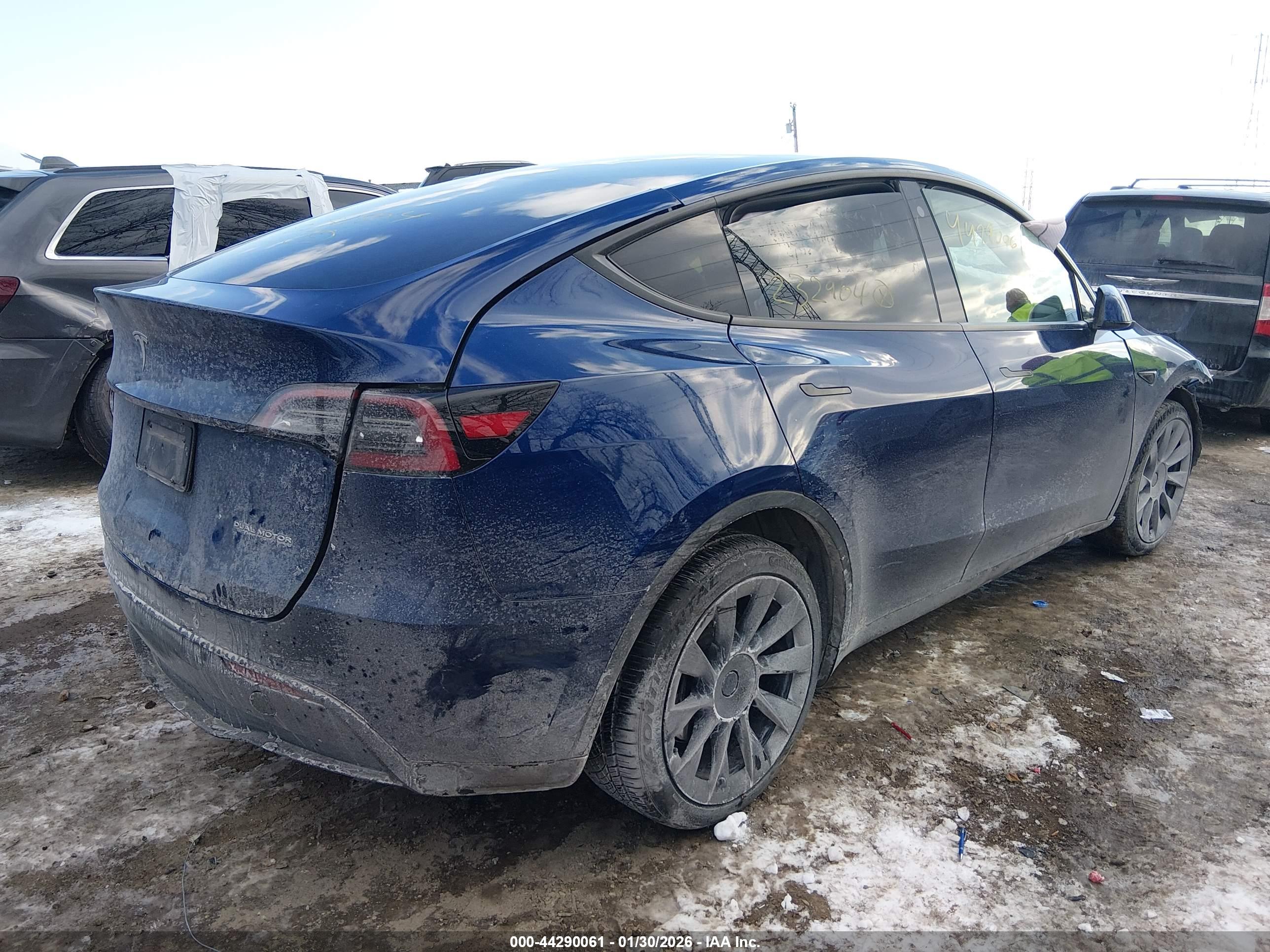 TESLA MODEL image 4