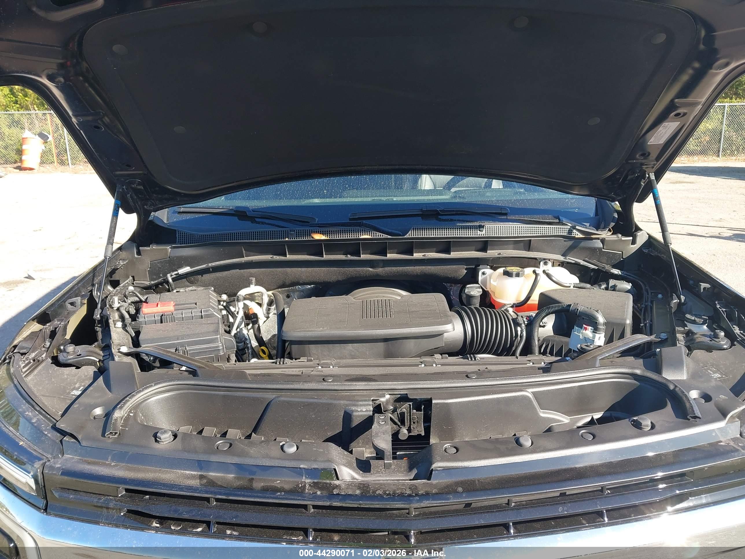 CHEVROLET SUBURBAN image 10