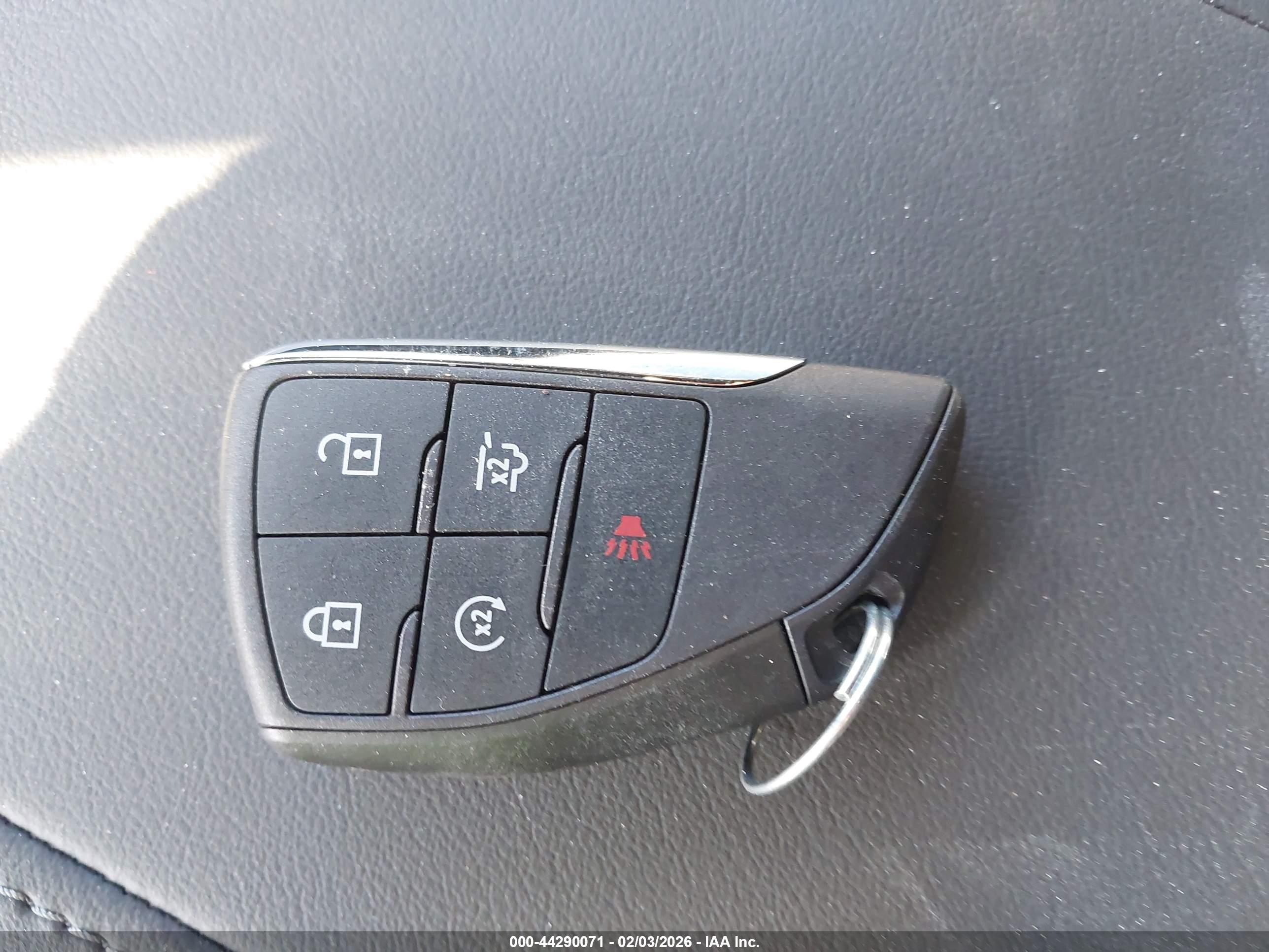 CHEVROLET SUBURBAN image 11