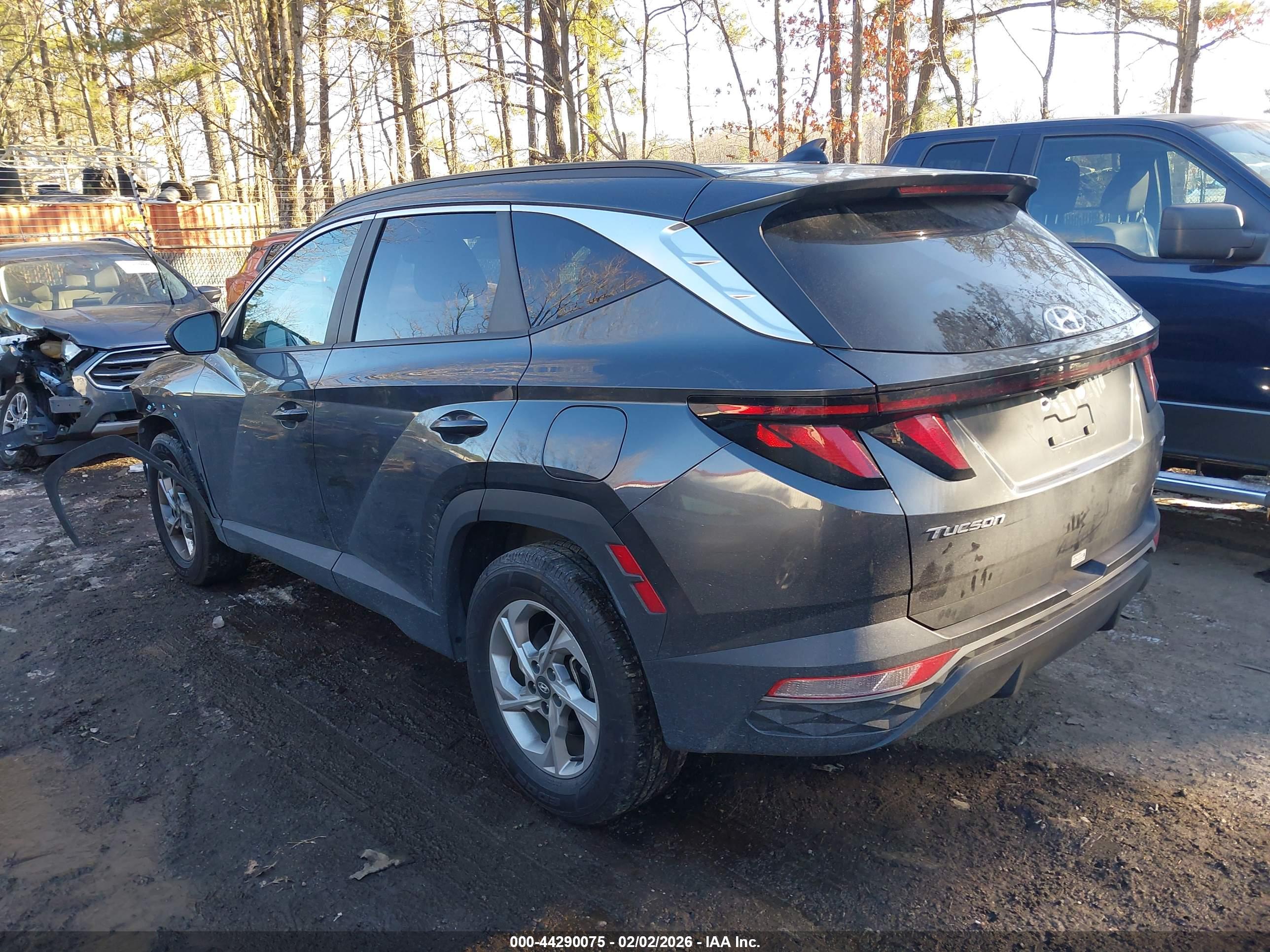 HYUNDAI TUCSON image 3